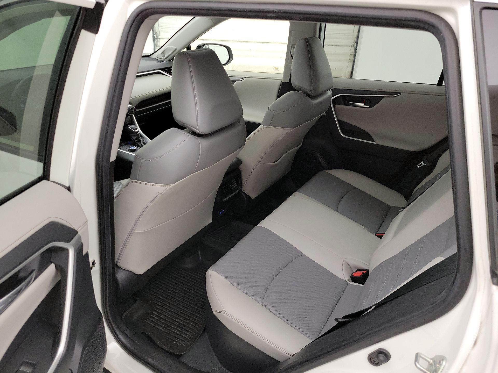 Thumbnail: 2022 Toyota RAV4 - 20