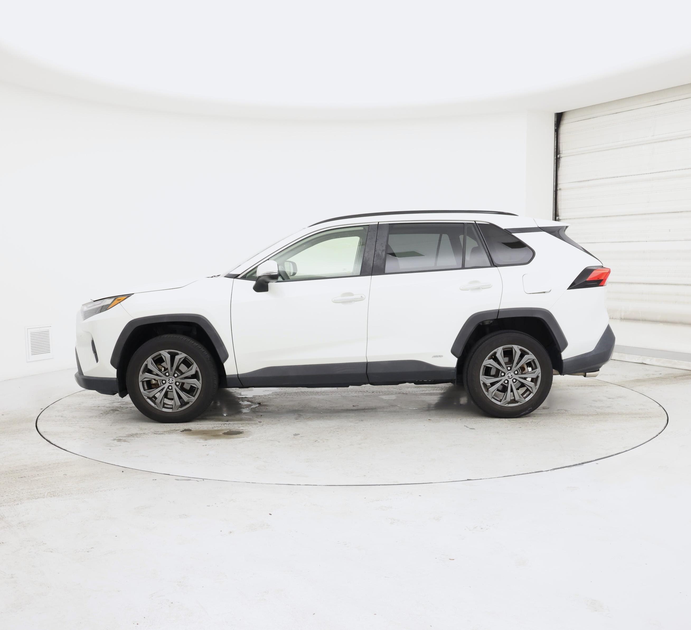 Thumbnail: 2022 Toyota RAV4 - 3