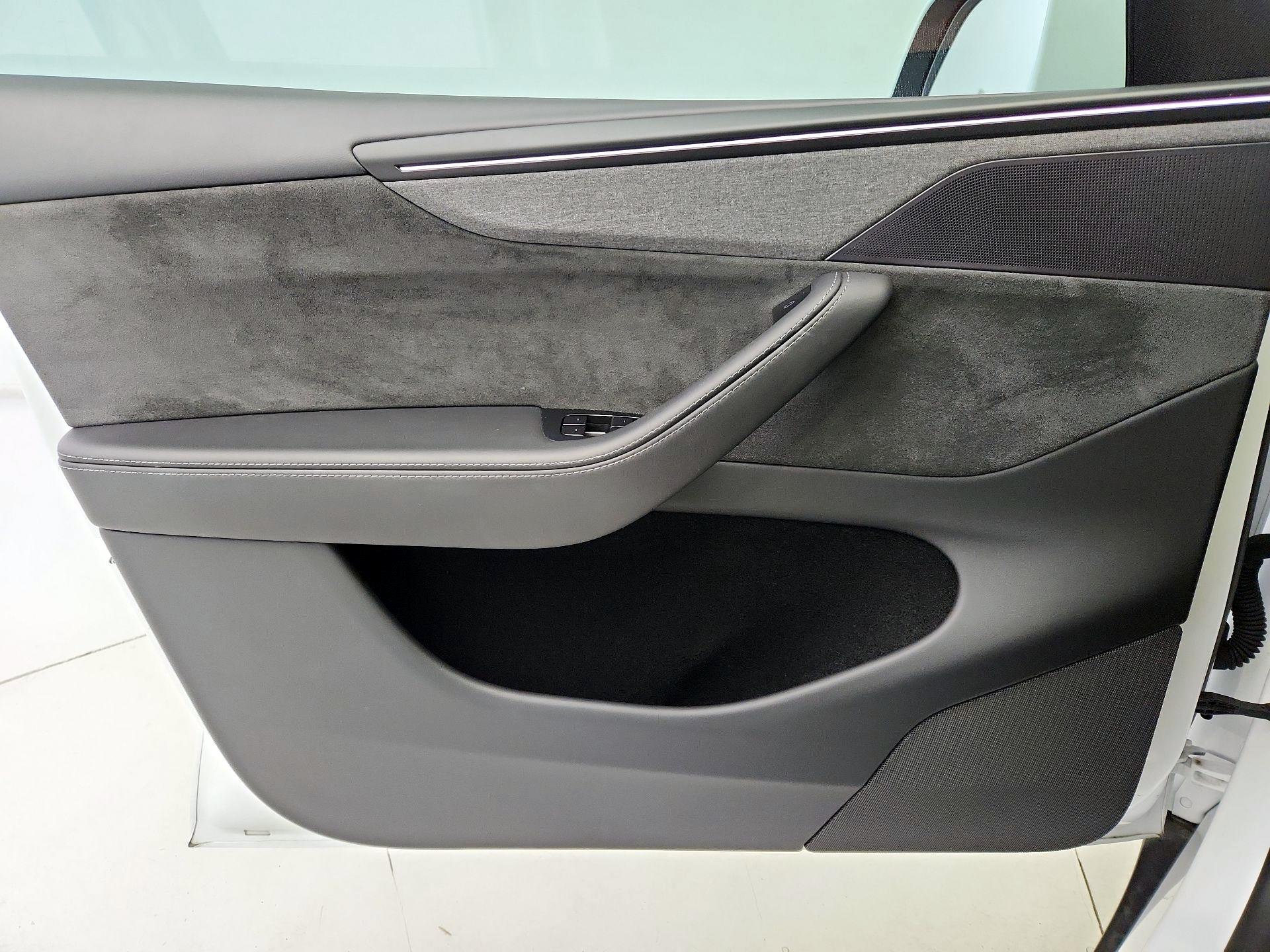 Thumbnail: 2026 Tesla Model Y - 12