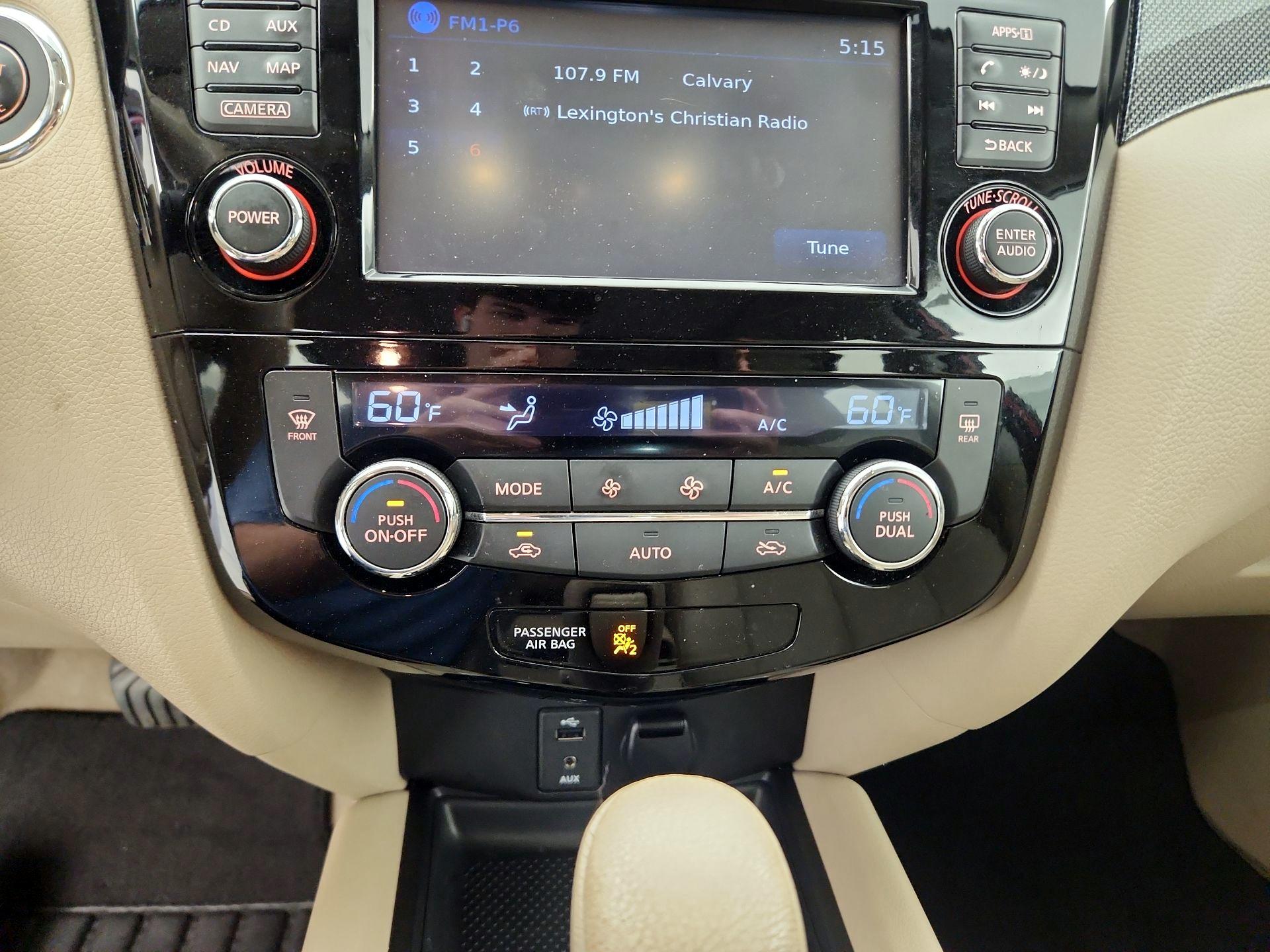 Thumbnail: 2015 Nissan Rogue - 16