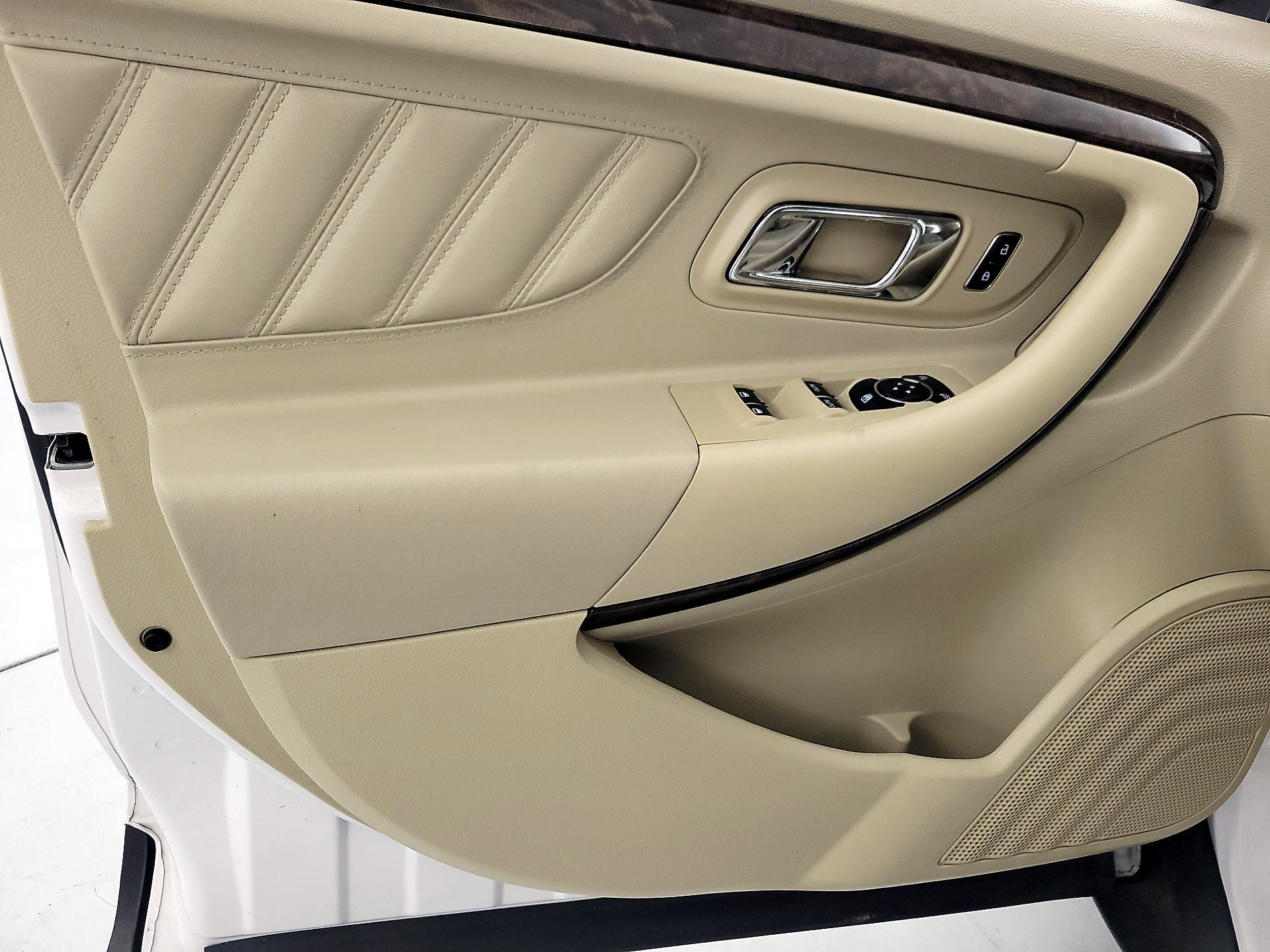 Thumbnail: 2019 Ford Taurus - 12