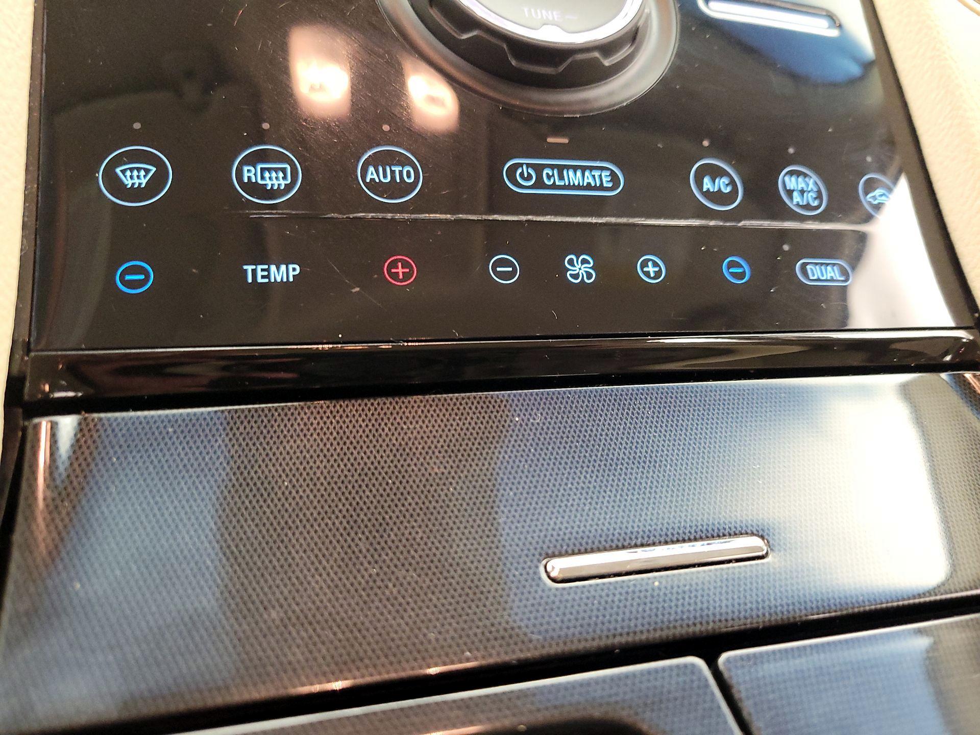 Thumbnail: 2019 Ford Taurus - 17