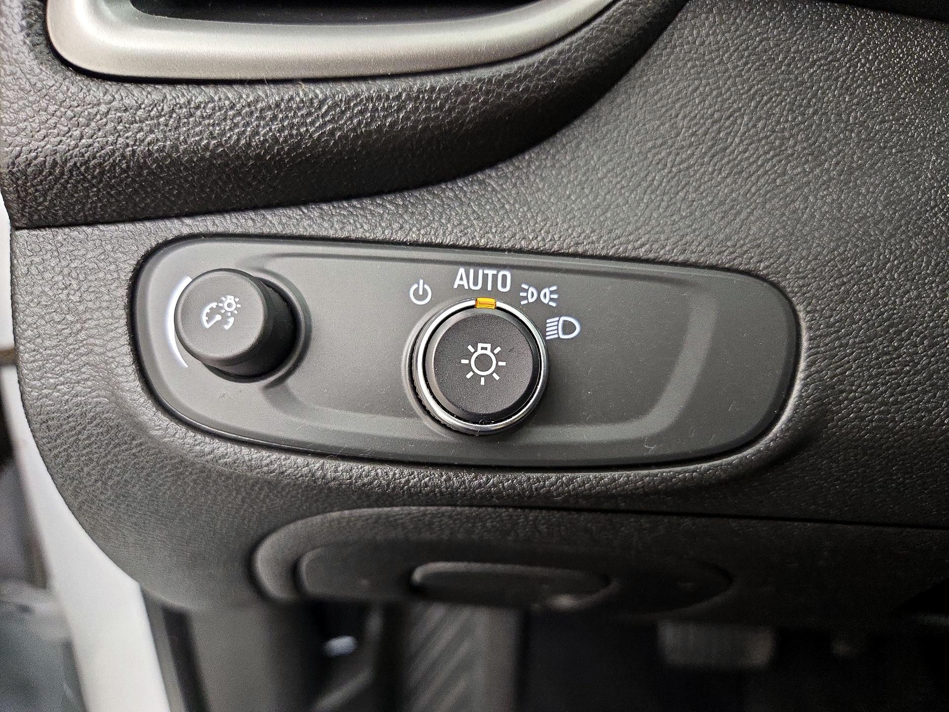 Thumbnail: 2019 Chevrolet Trax - 13
