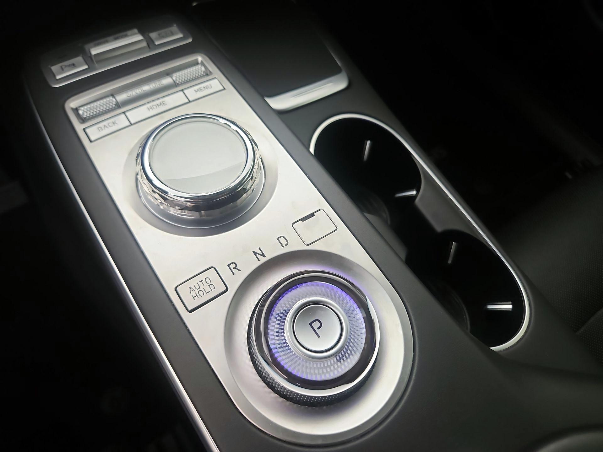Thumbnail: 2023 Genesis GV70 - 17