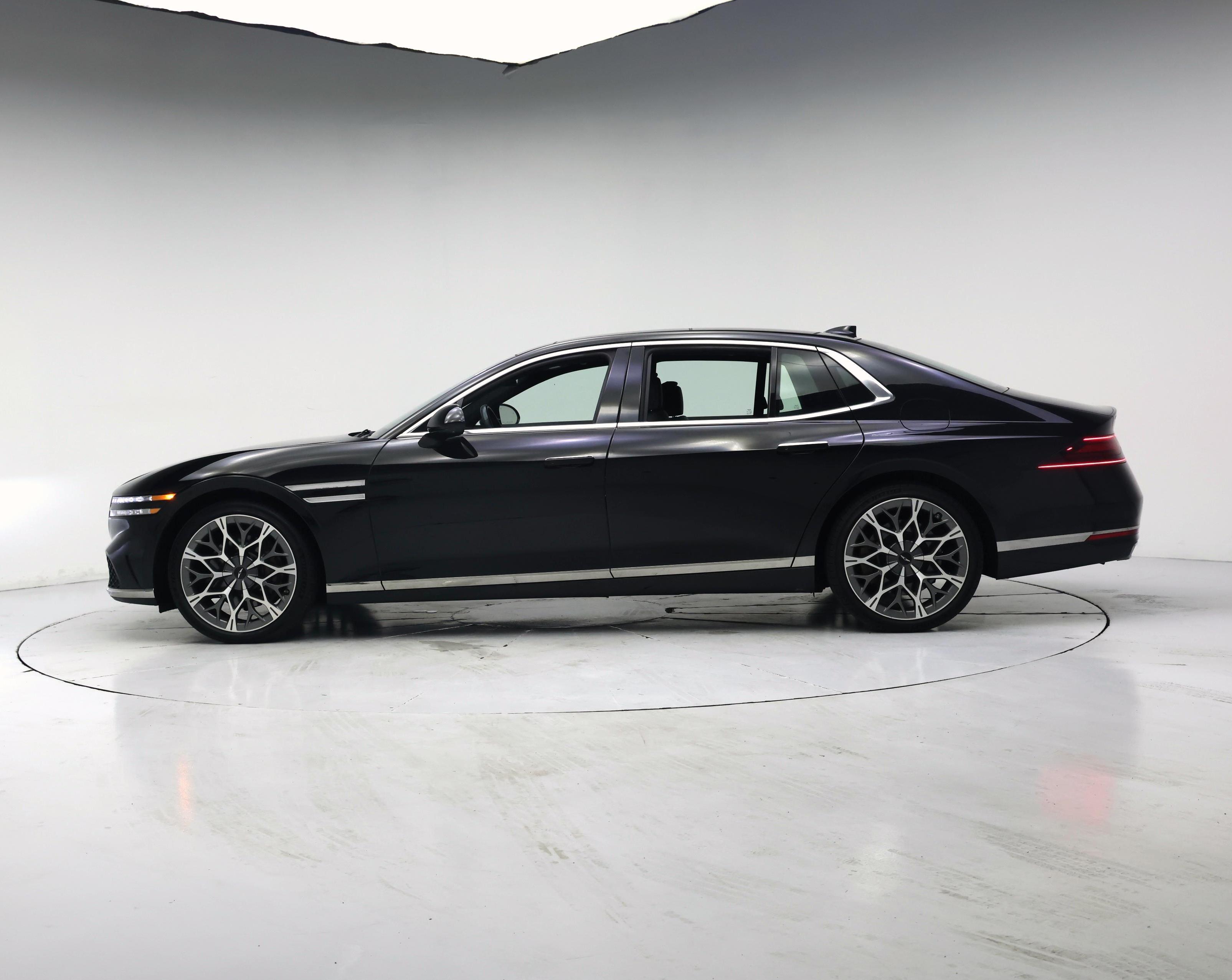 Thumbnail: 2023 Genesis G90 - 3