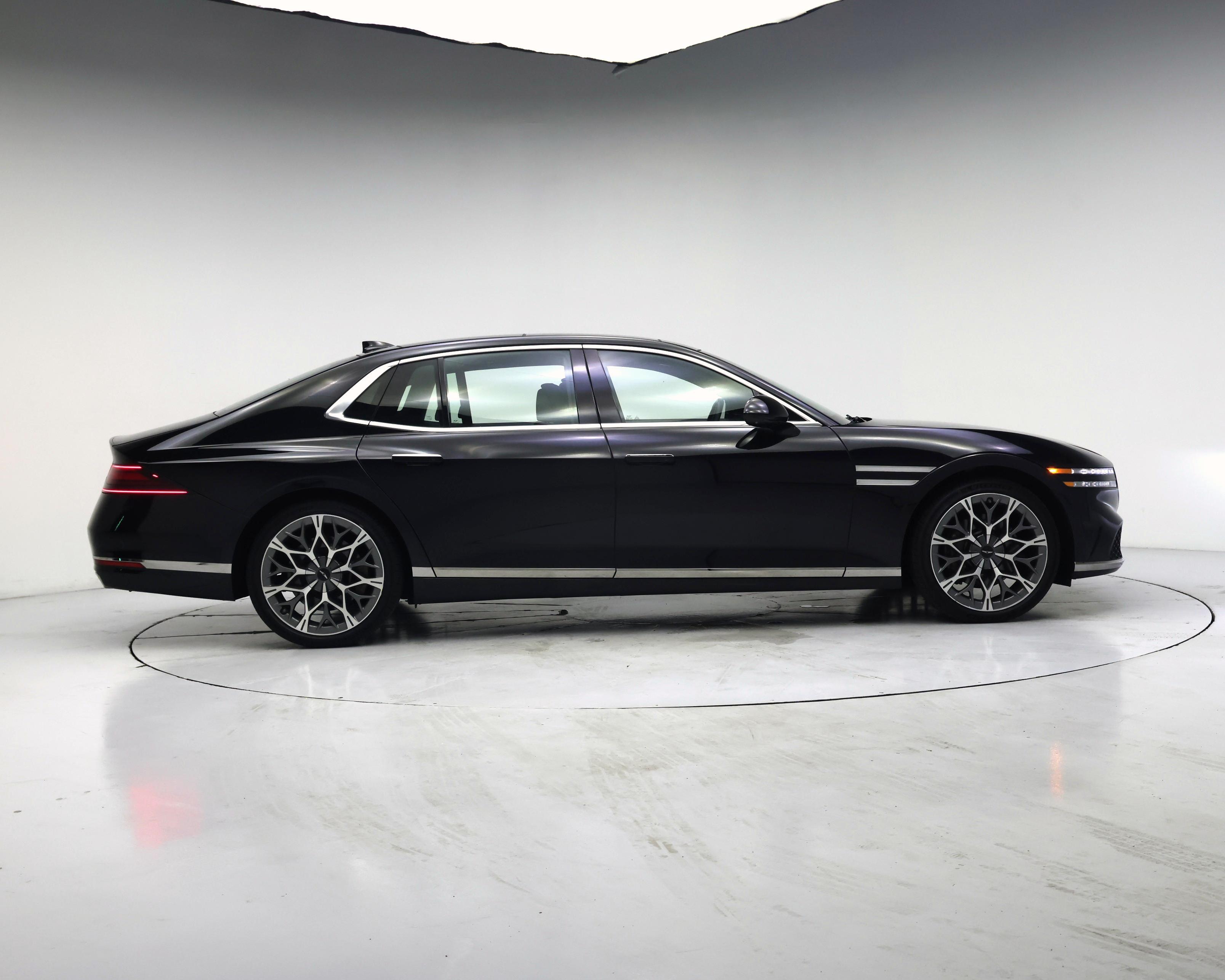 Thumbnail: 2023 Genesis G90 - 7
