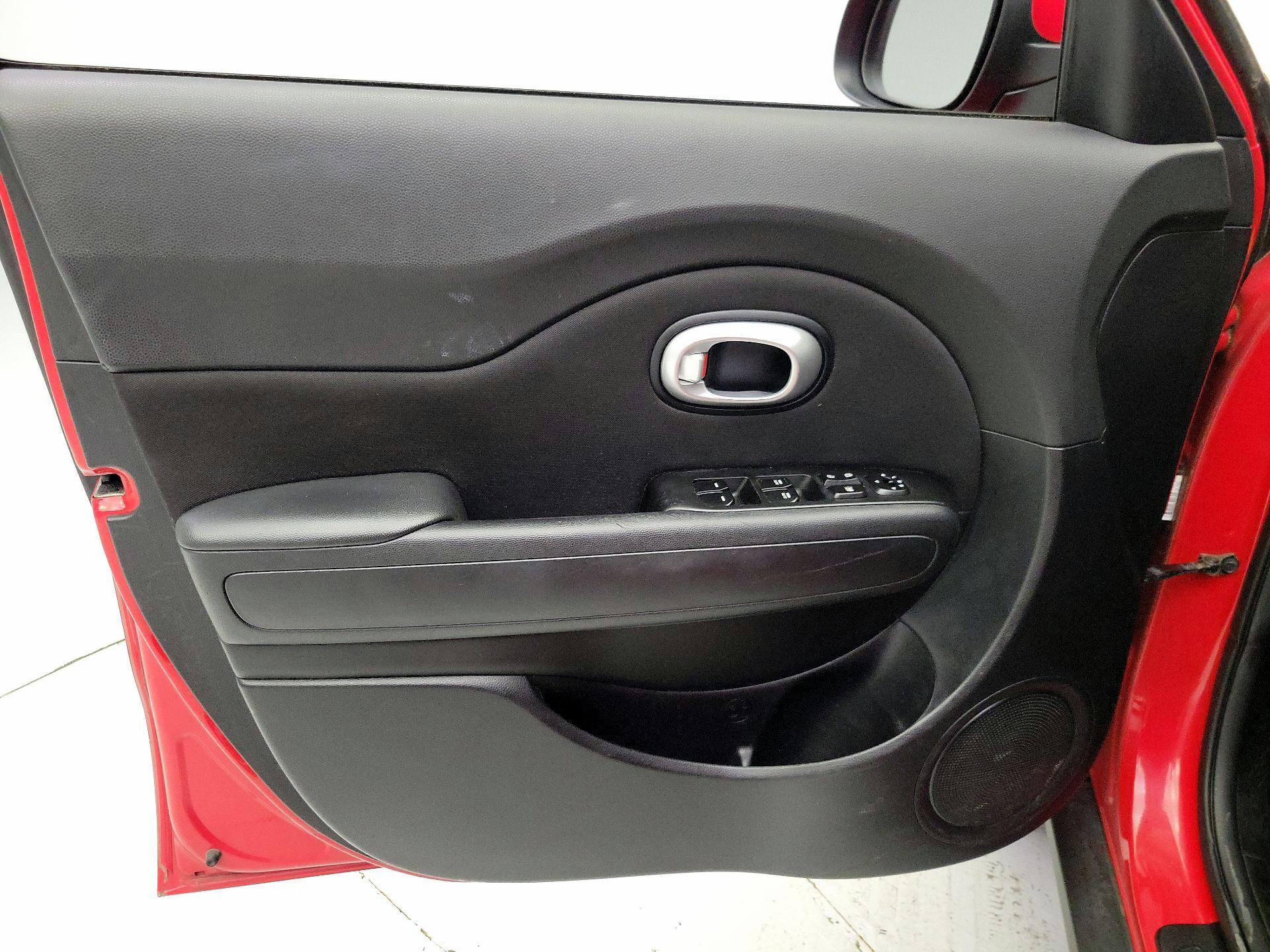 Thumbnail: 2015 Kia Soul - 12