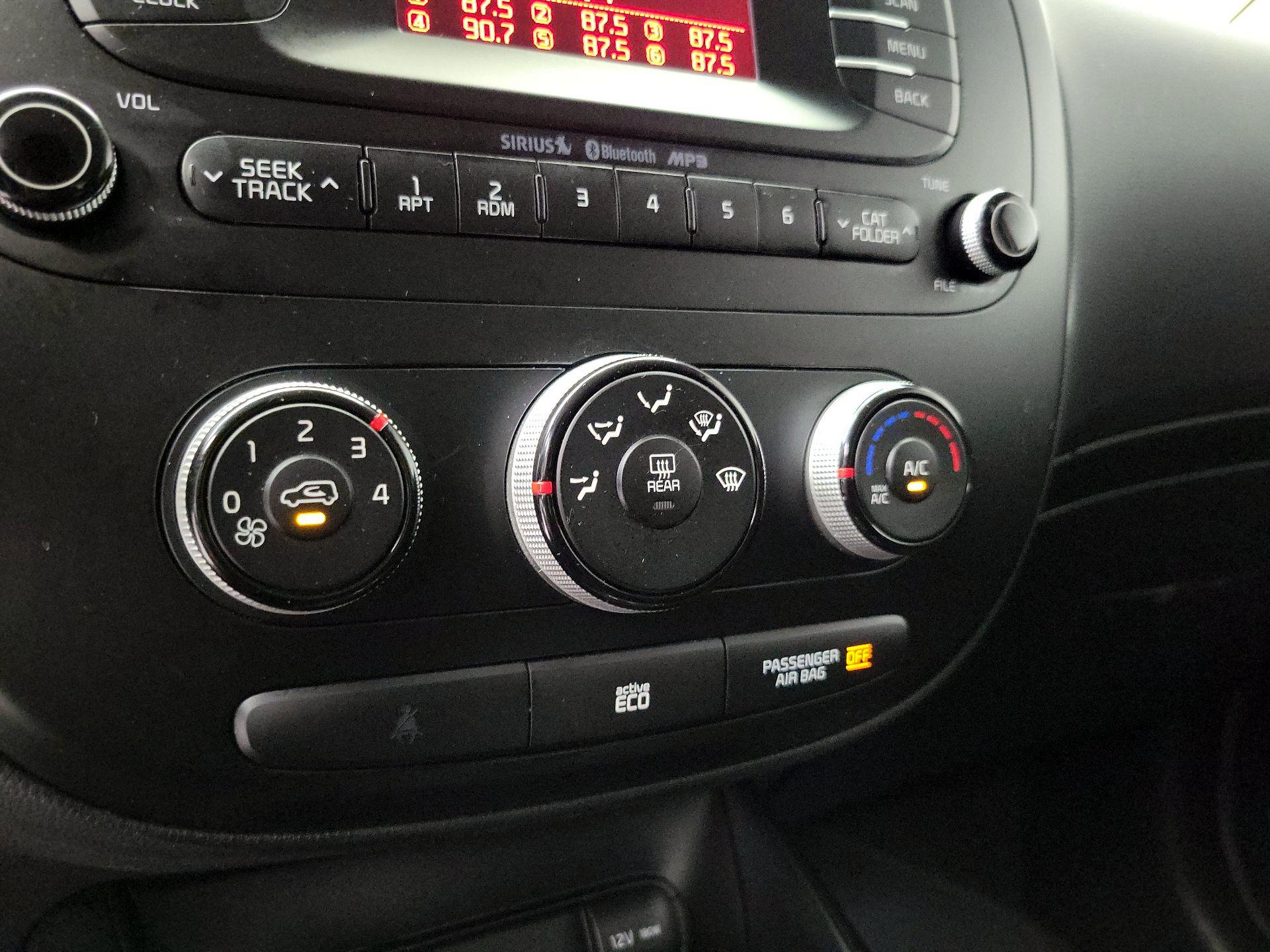 Thumbnail: 2015 Kia Soul - 15