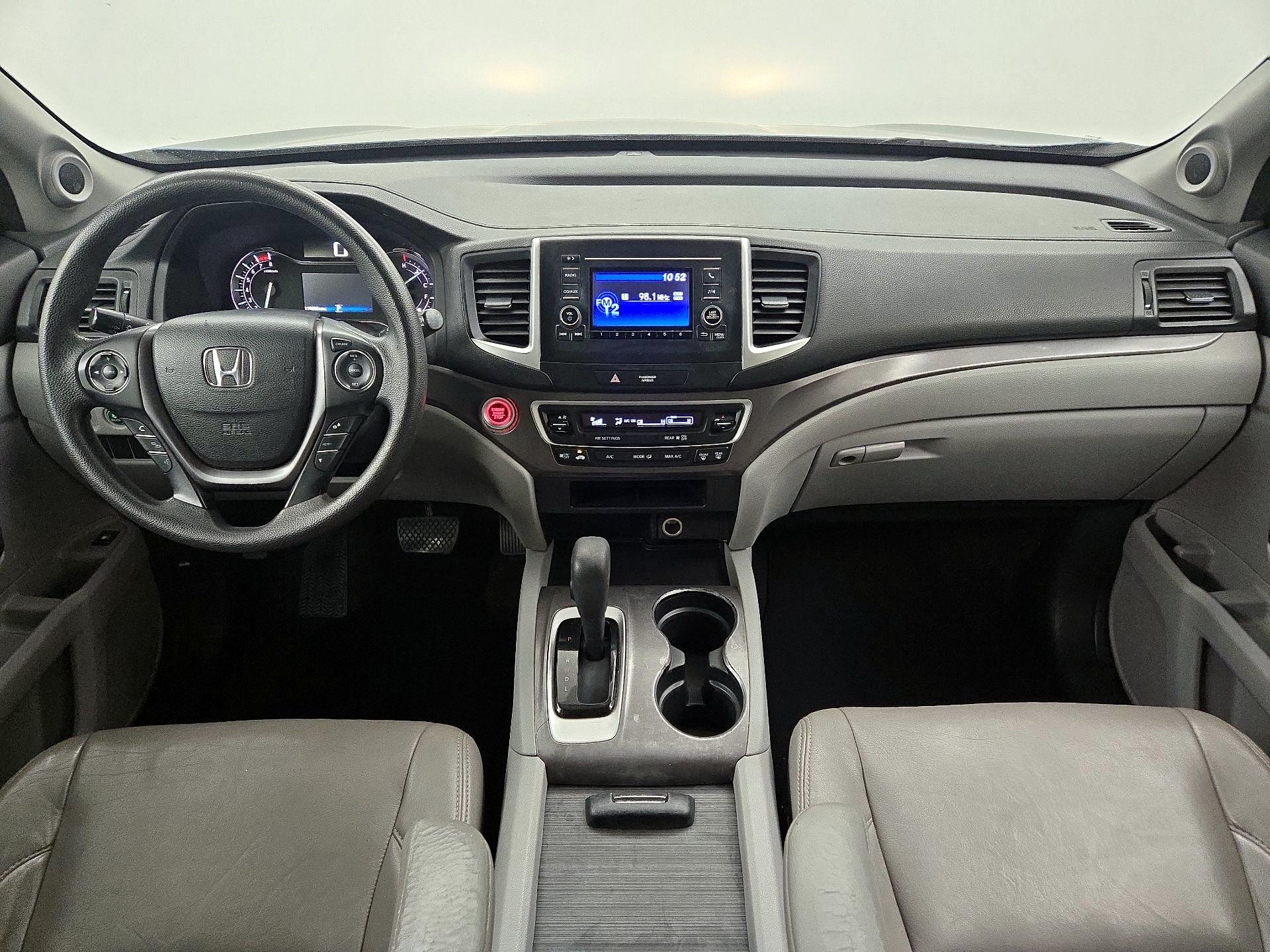 Thumbnail: 2016 Honda Pilot - 9