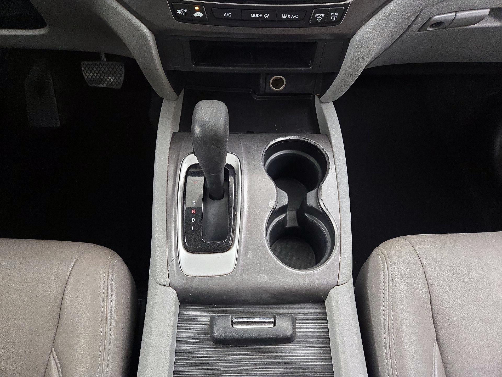 Thumbnail: 2016 Honda Pilot - 17