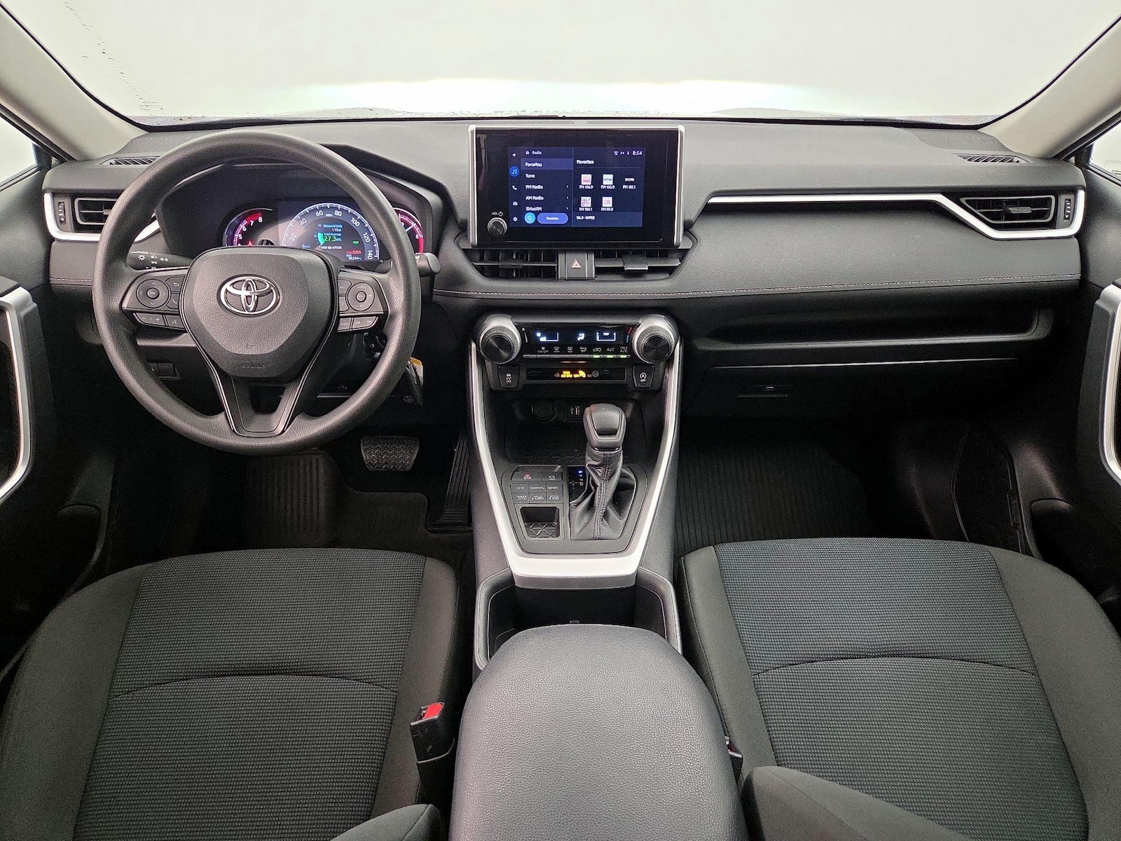 2023 Toyota RAV4 LE - Photo 10