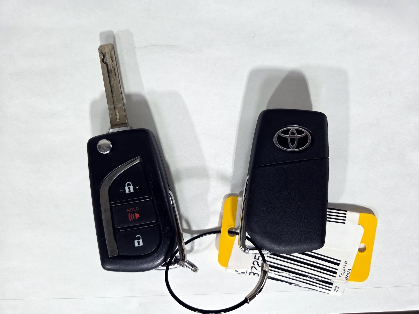 2023 Toyota RAV4 LE - Photo 23