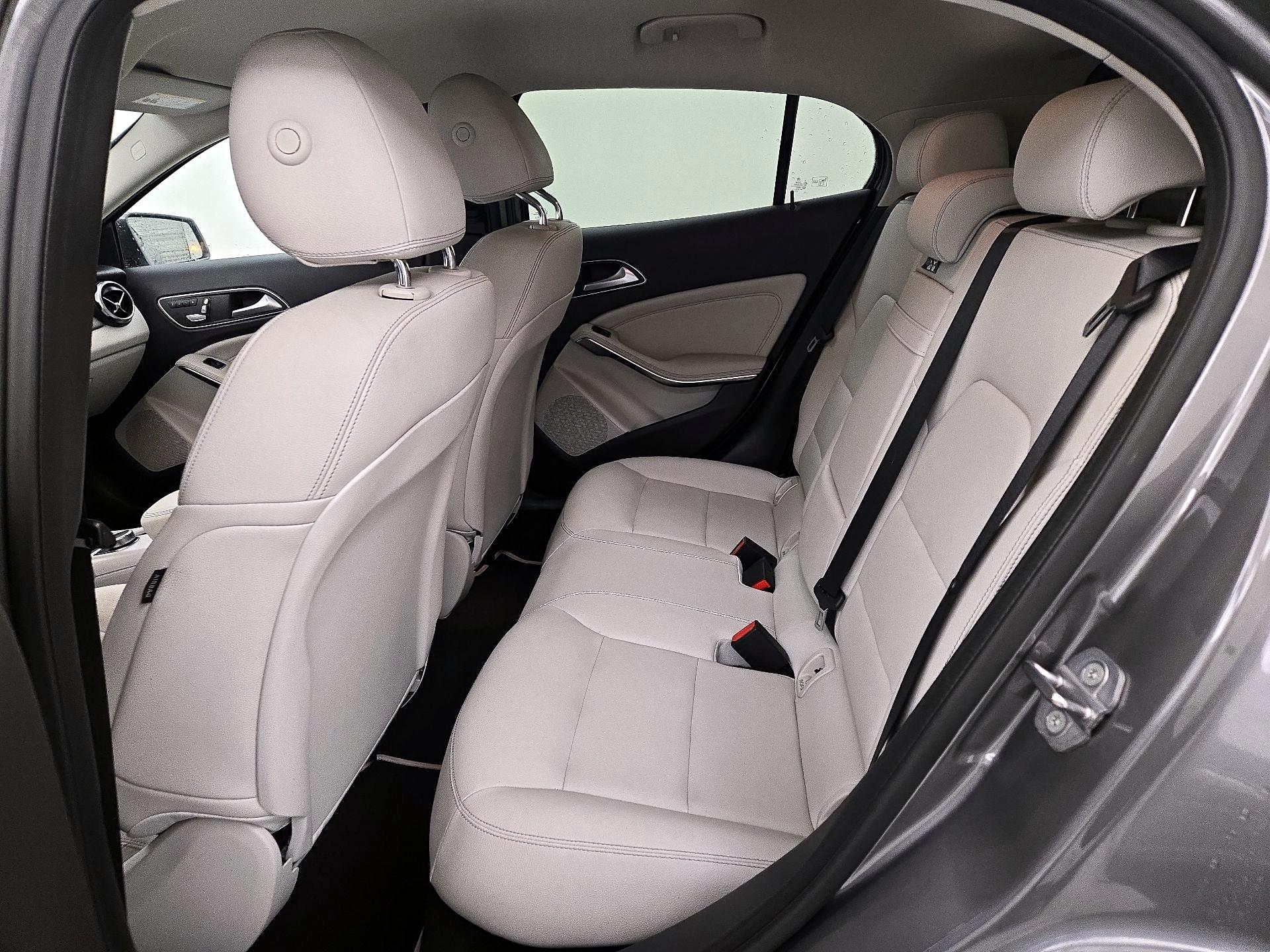 Thumbnail: 2019 Mercedes-Benz GLA - 19