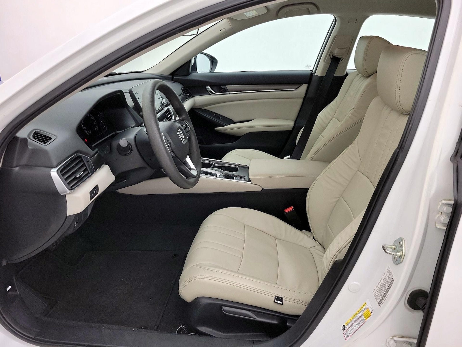 2019 Honda Accord LX - Photo 12
