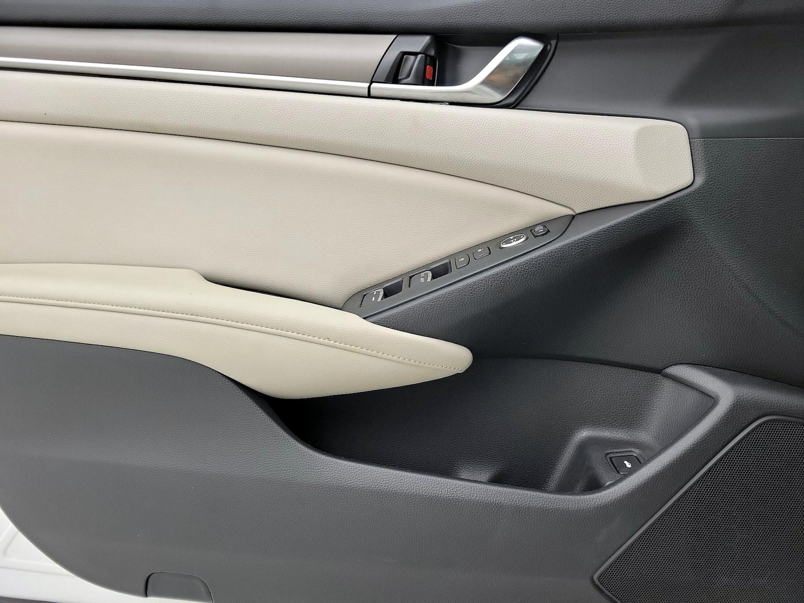2019 Honda Accord LX - Photo 13