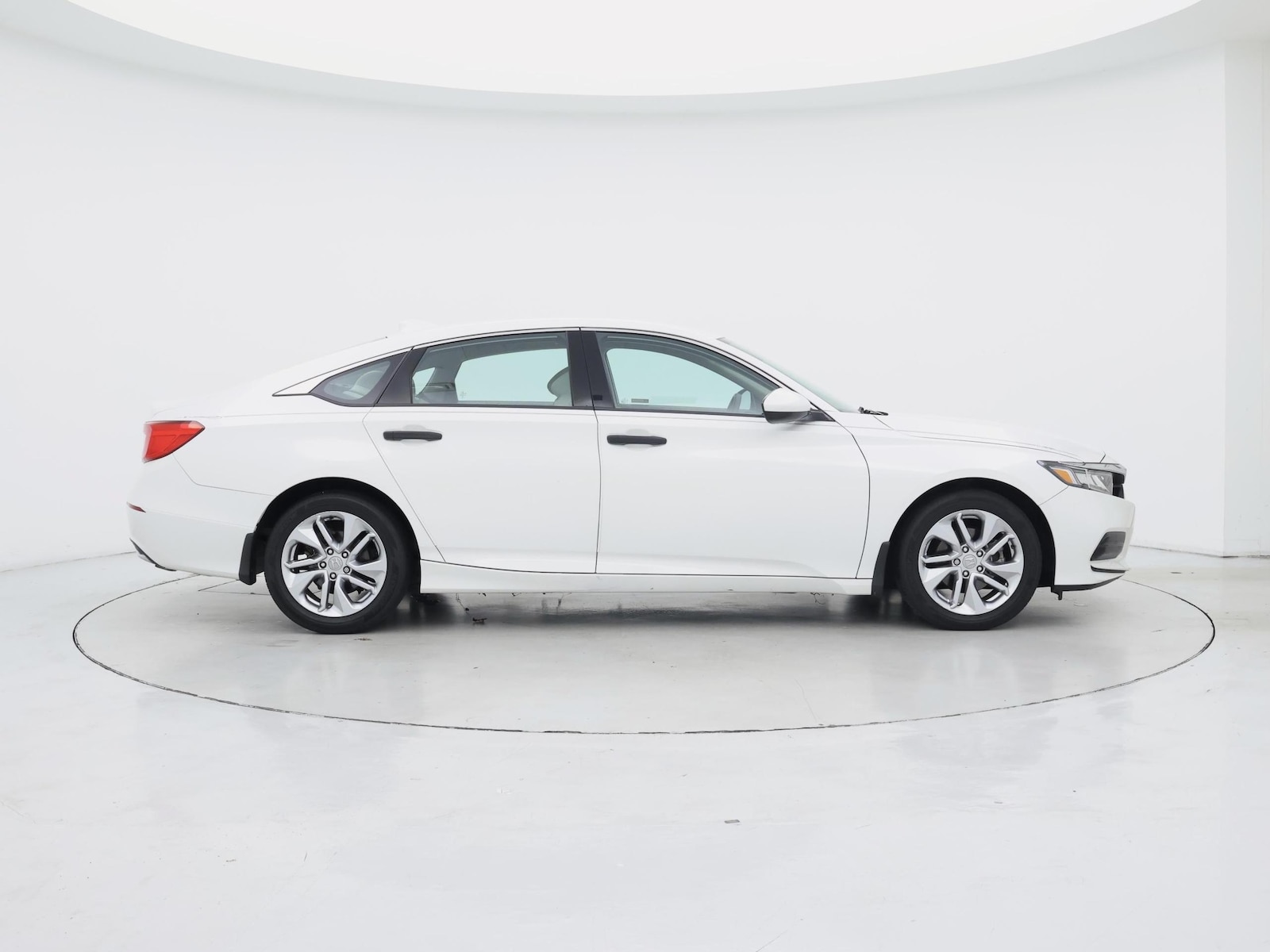 2019 Honda Accord LX - Photo 8