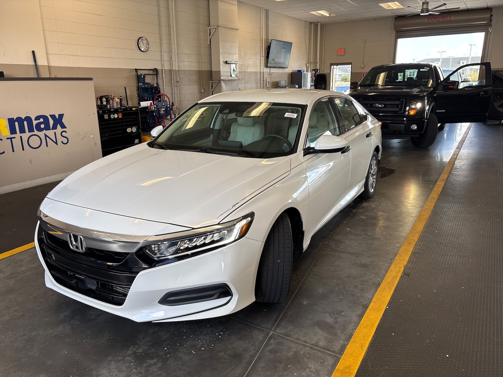2019 Honda Accord LX - Photo 32