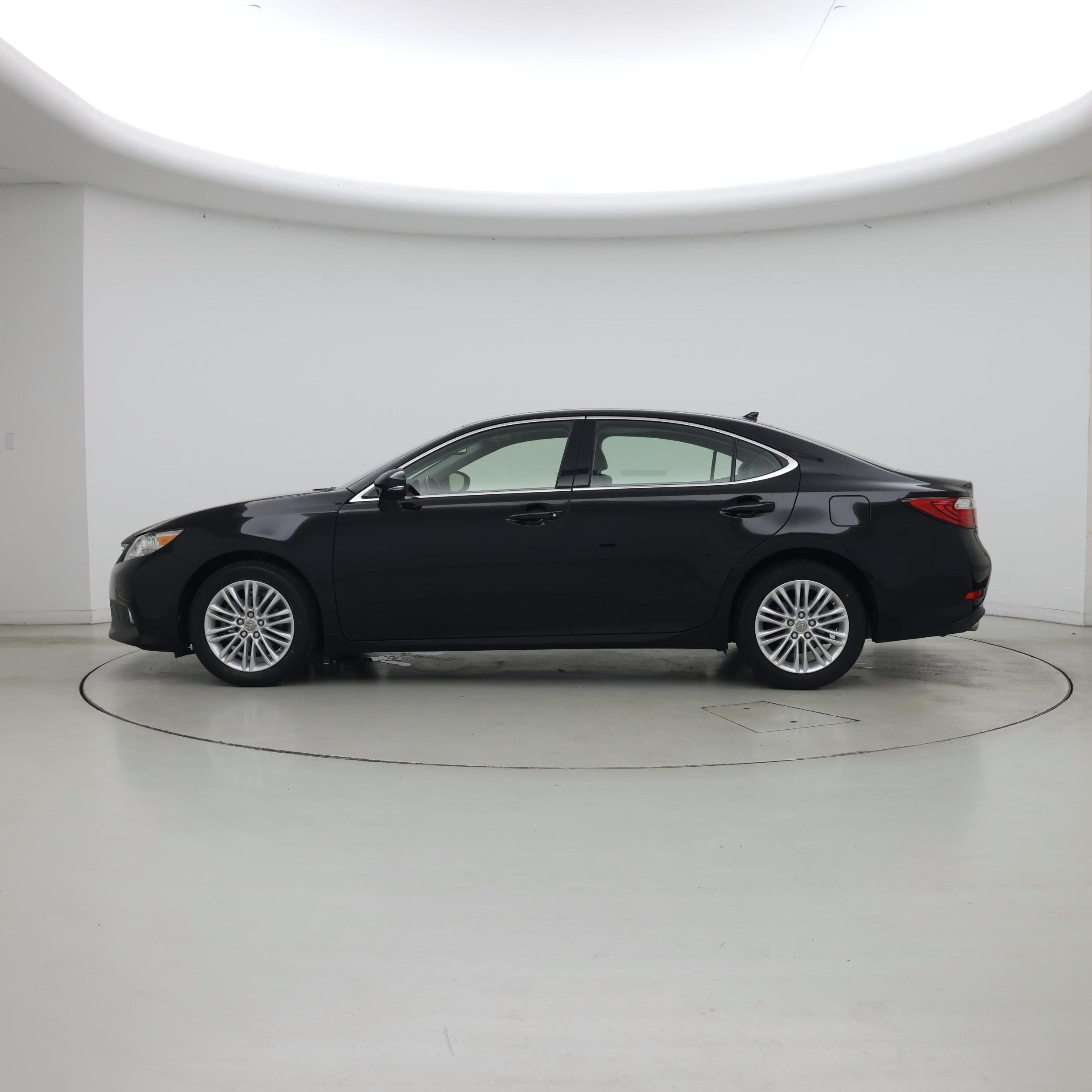Thumbnail: 2014 Lexus ES - 3