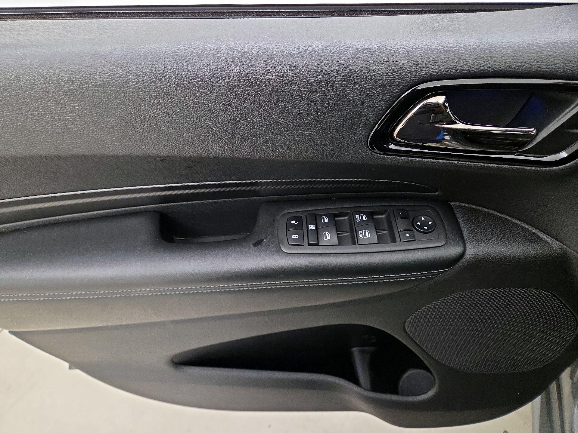 Thumbnail: 2022 Dodge Durango - 12