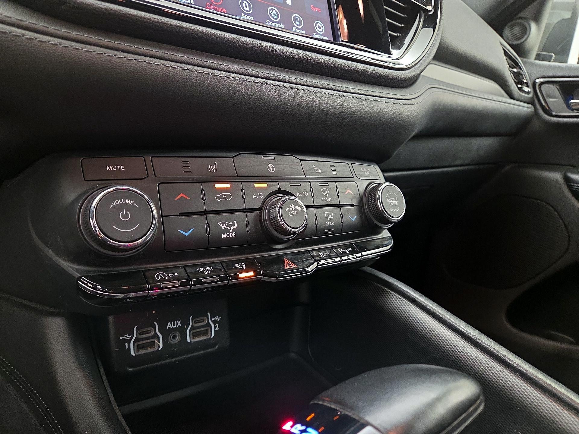 Thumbnail: 2022 Dodge Durango - 16