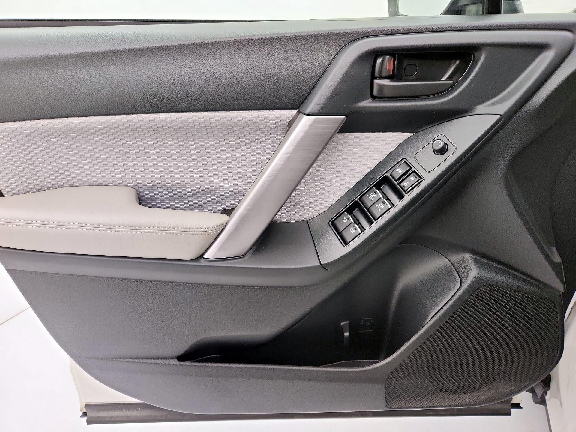 Thumbnail: 2017 Subaru Forester - 12