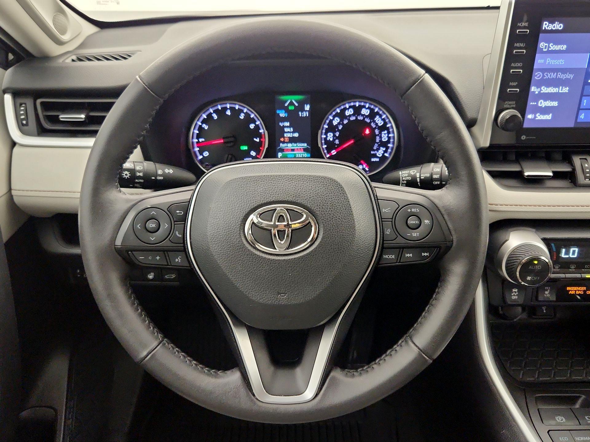 Thumbnail: 2022 Toyota RAV4 - 10