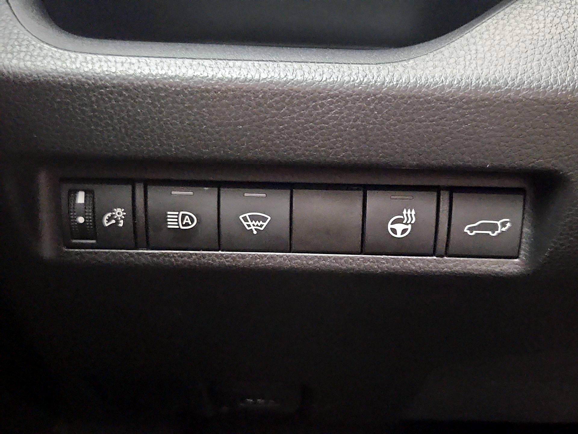 Thumbnail: 2022 Toyota RAV4 - 13