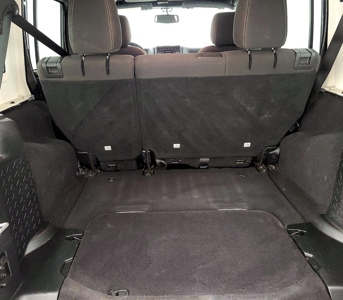 Trunk/Cargo (Seats Up)