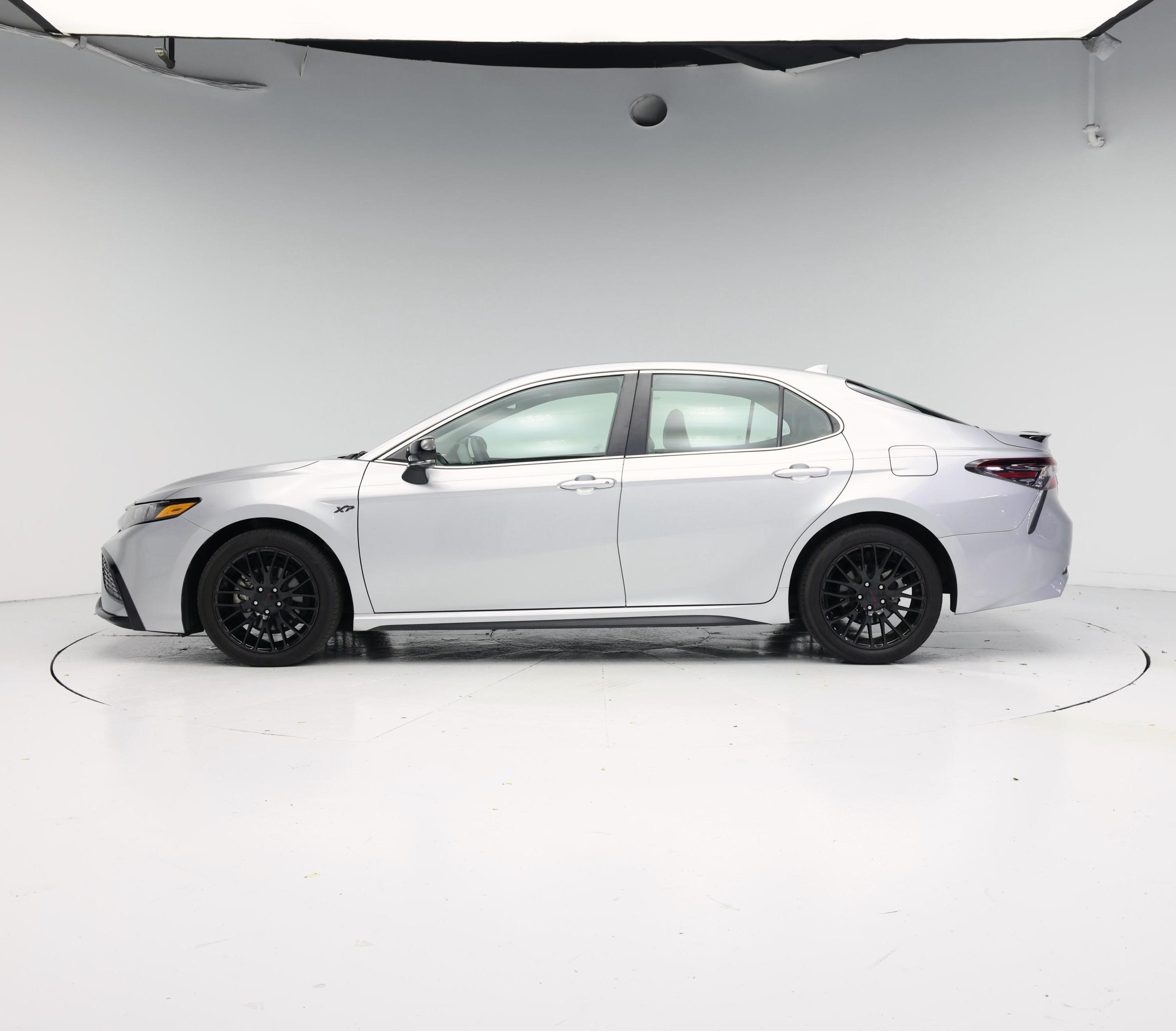 Thumbnail: 2022 Toyota Camry - 3
