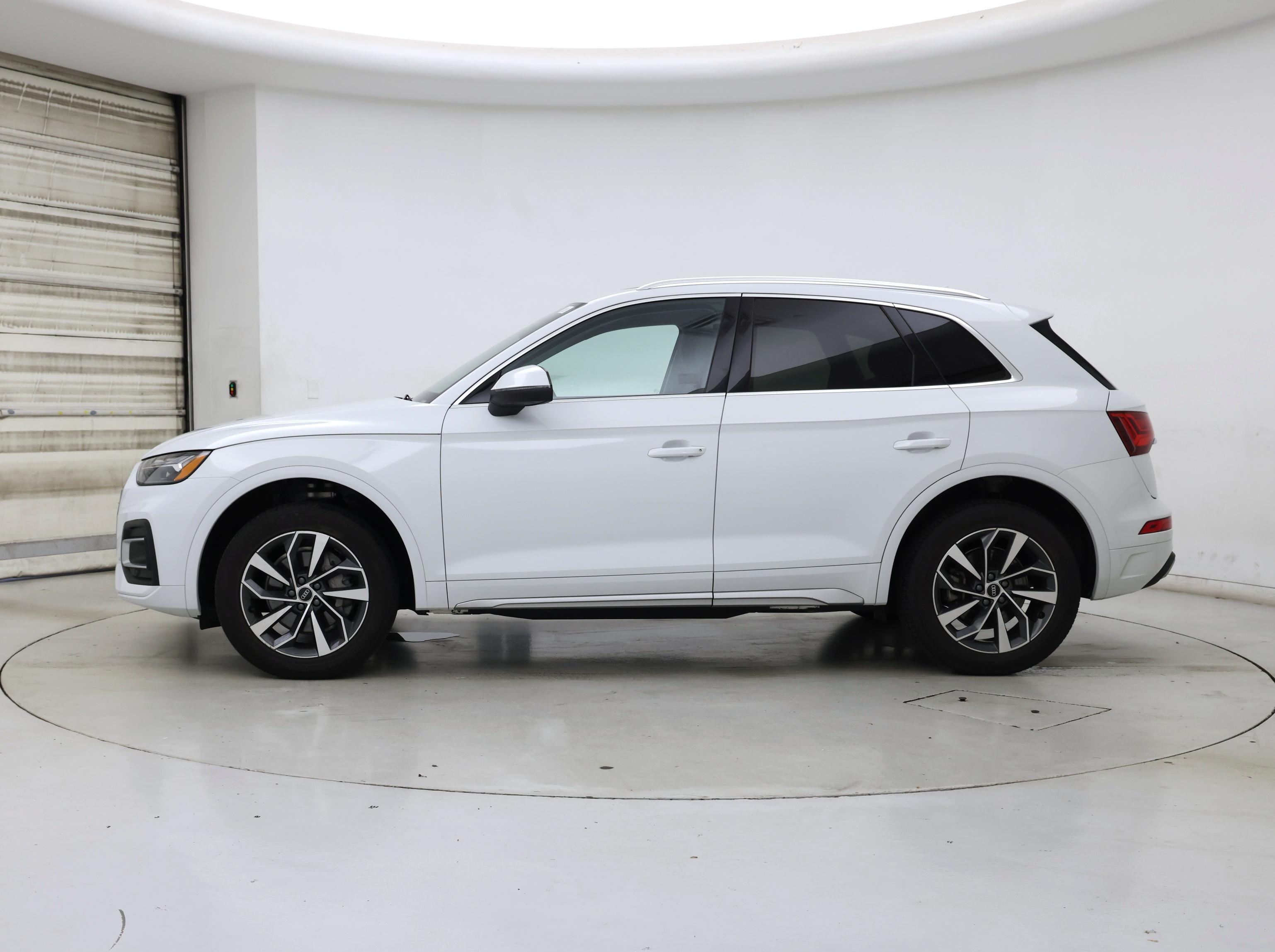 Thumbnail: 2021 Audi Q5 - 3