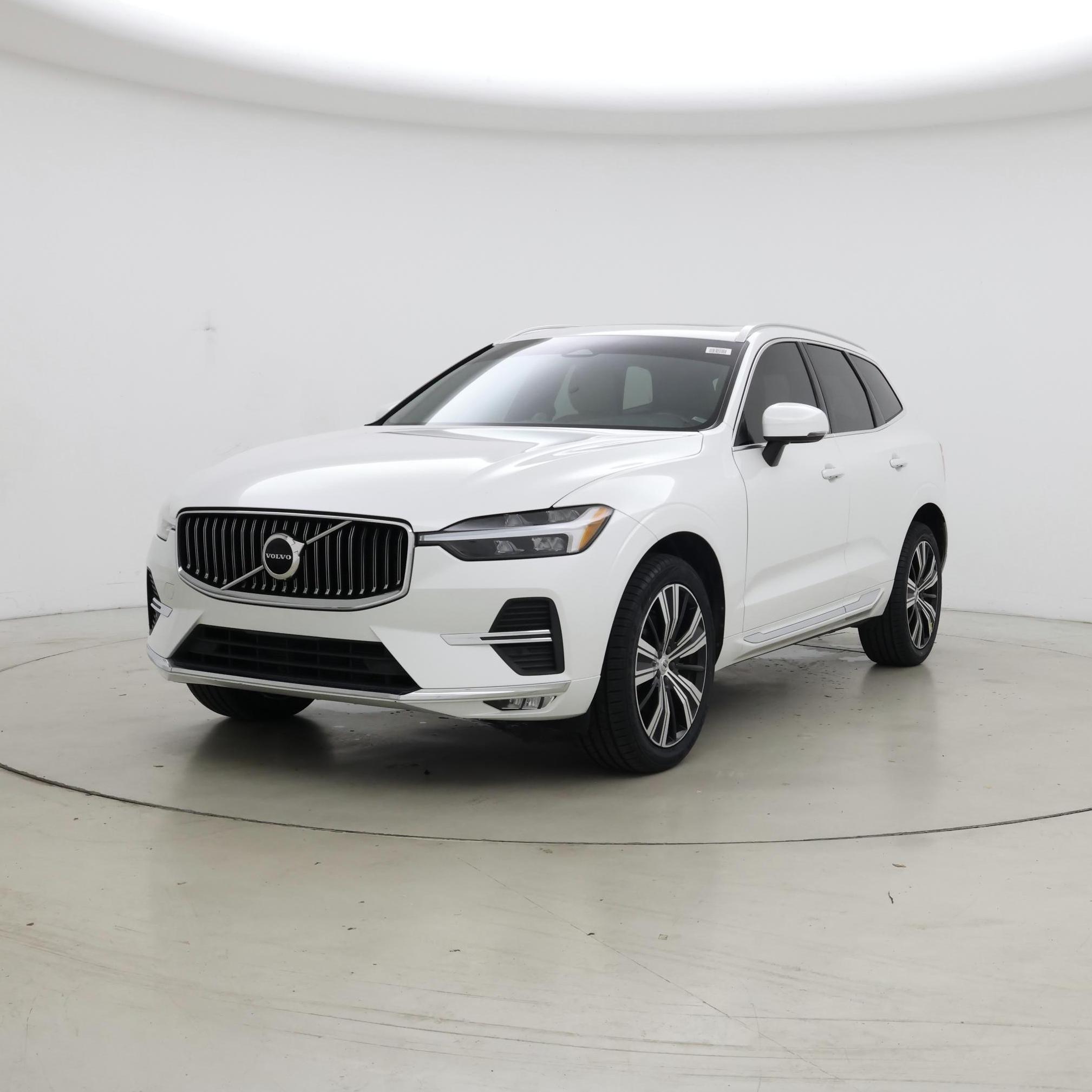 Thumbnail: 2022 Volvo XC60 - 4