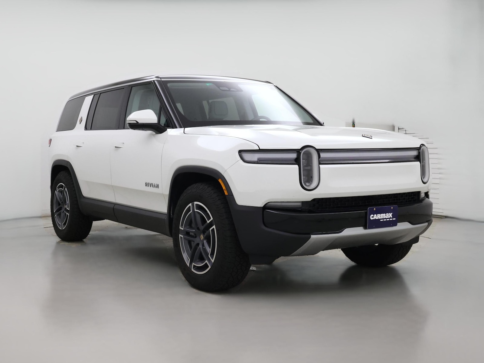2025 Rivian R1S