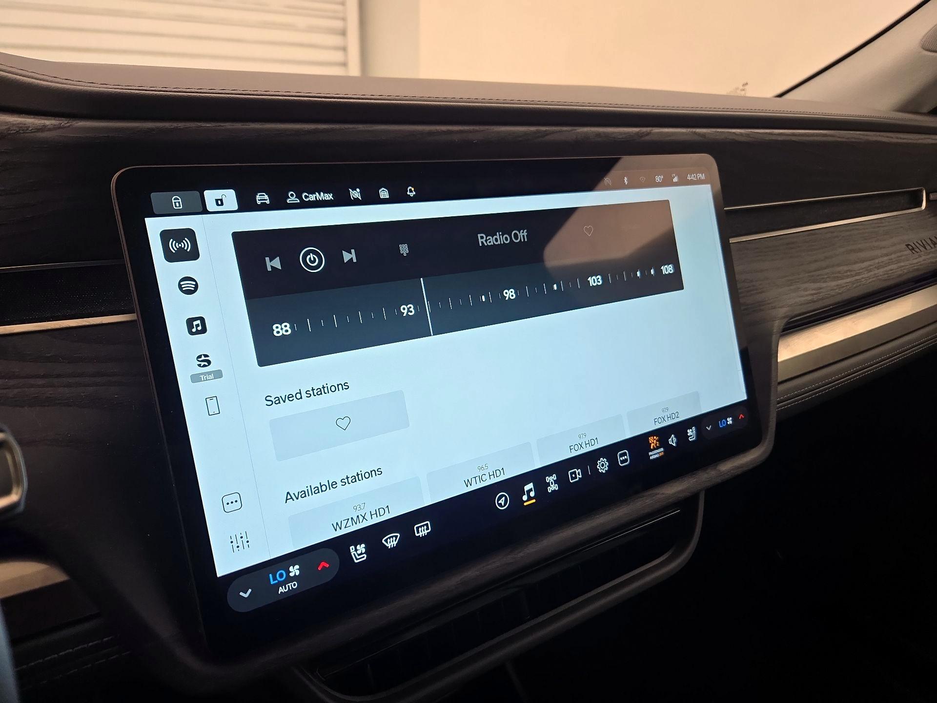 Thumbnail: 2025 Rivian R1S - 15