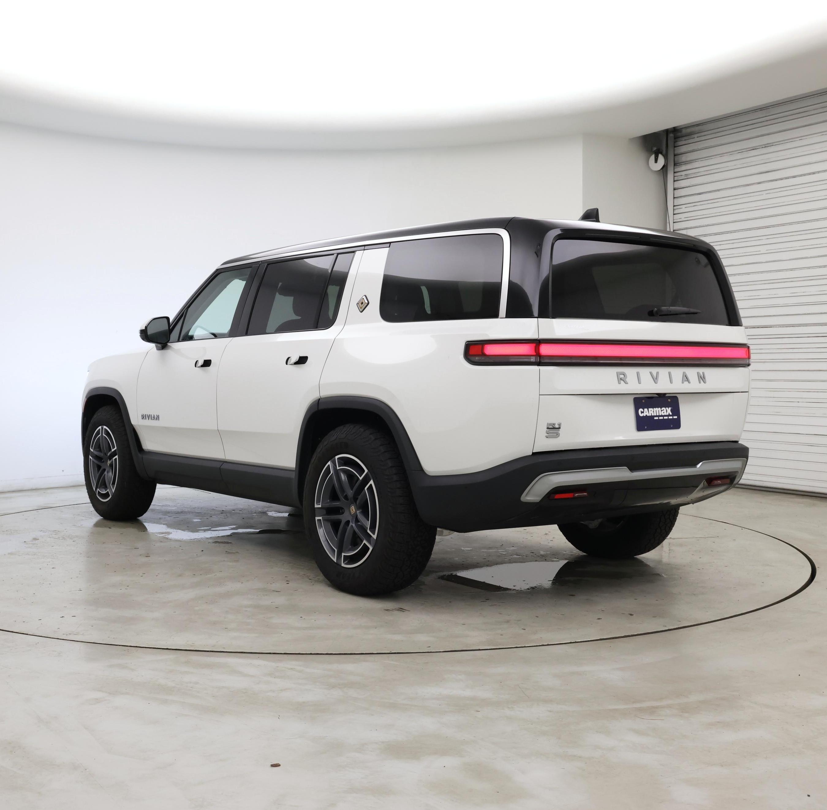 Thumbnail: 2025 Rivian R1S - 2