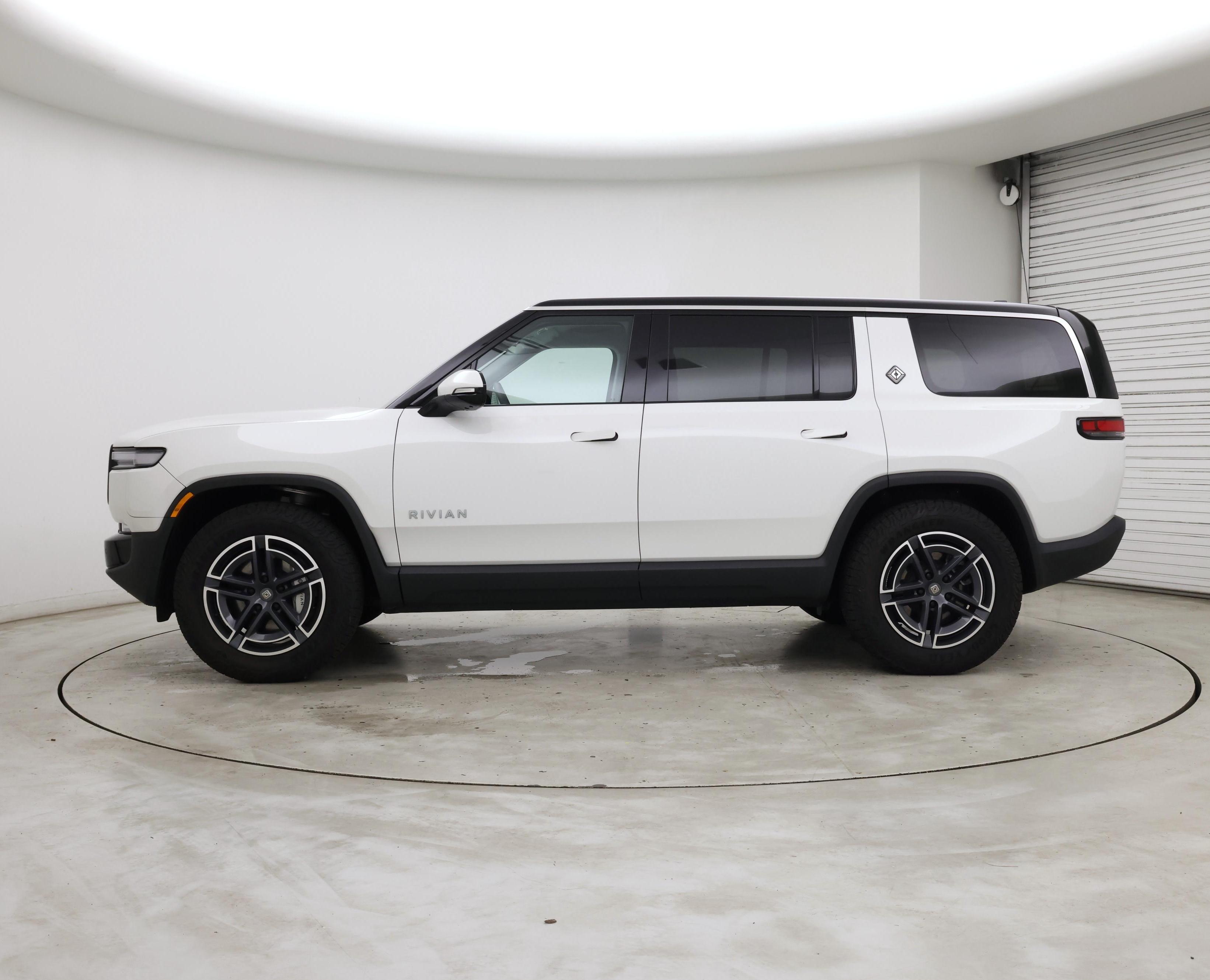 Thumbnail: 2025 Rivian R1S - 3