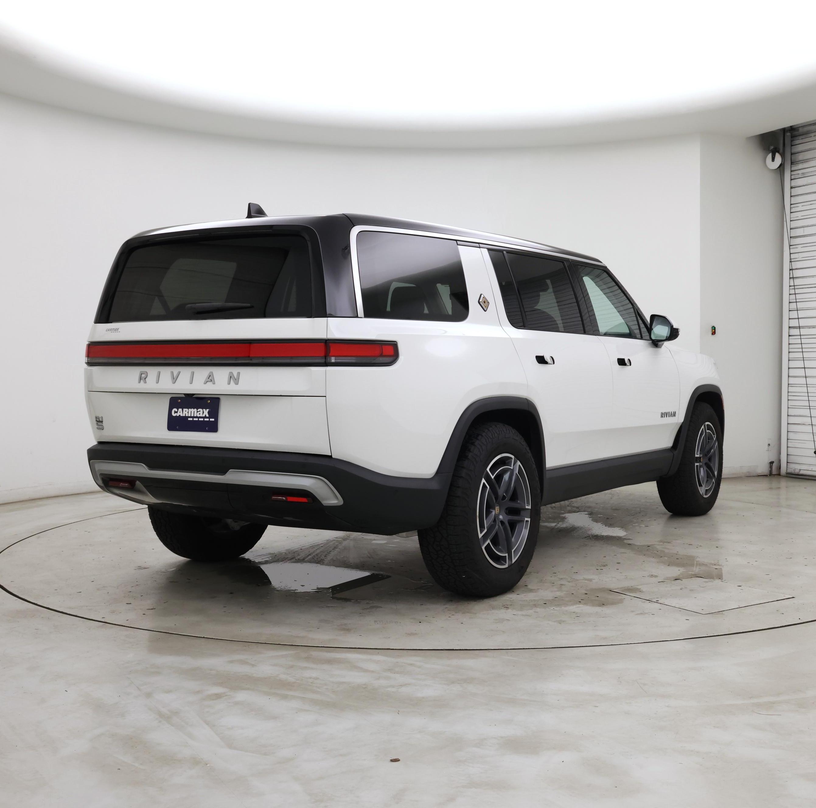 Thumbnail: 2025 Rivian R1S - 8