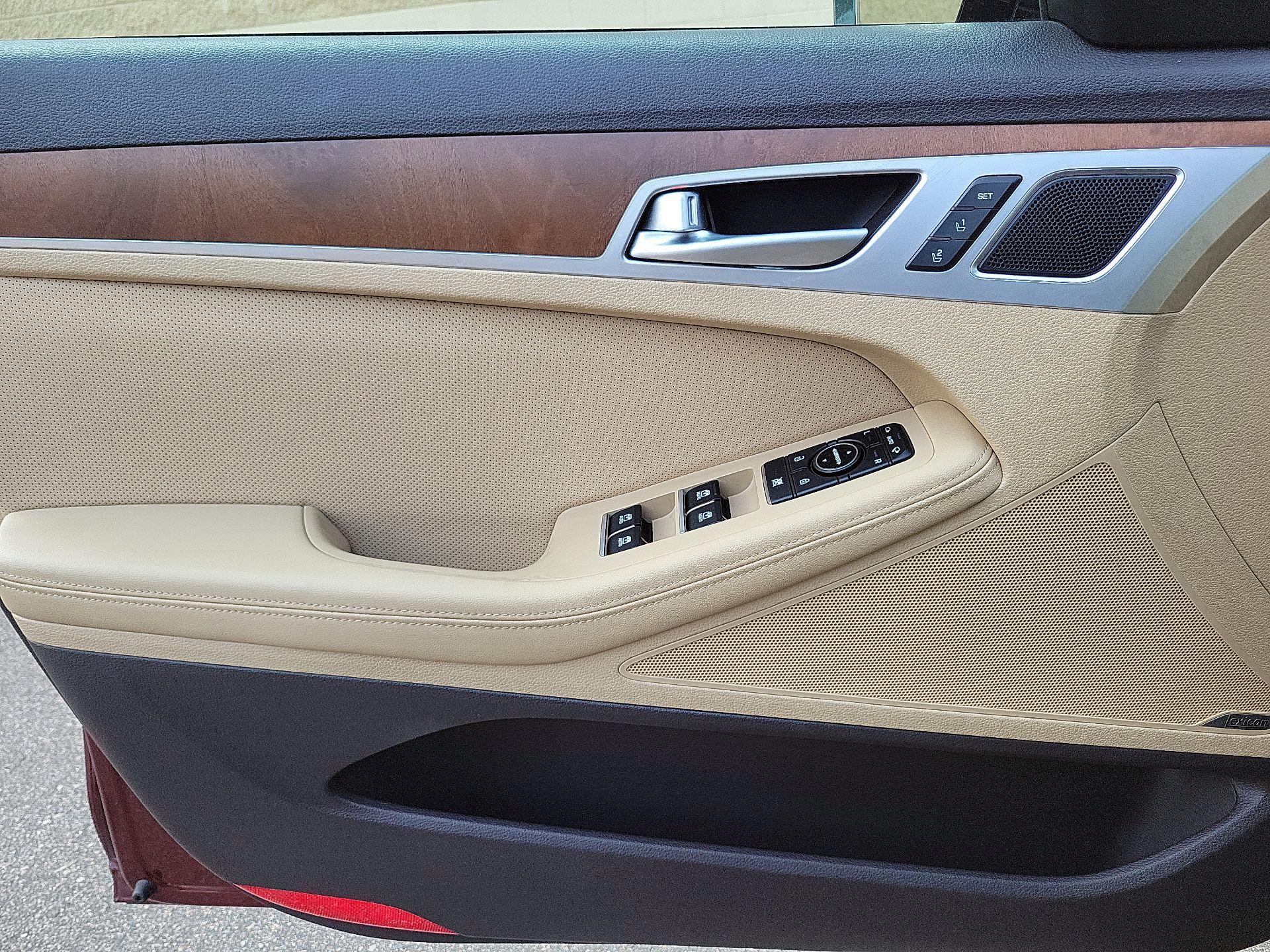 Thumbnail: 2016 Hyundai Genesis - 10