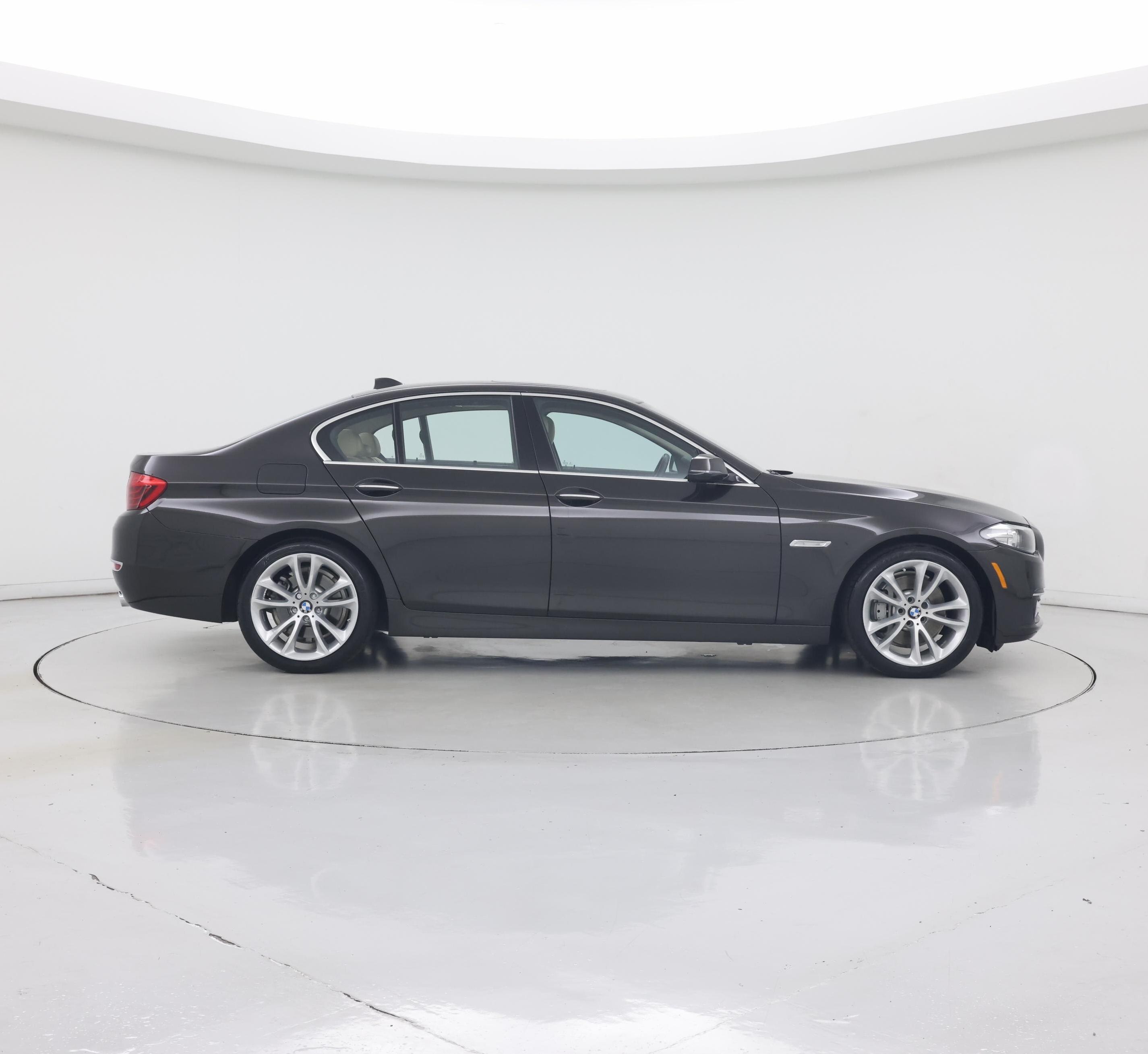 Thumbnail: 2016 BMW 5 Series - 7