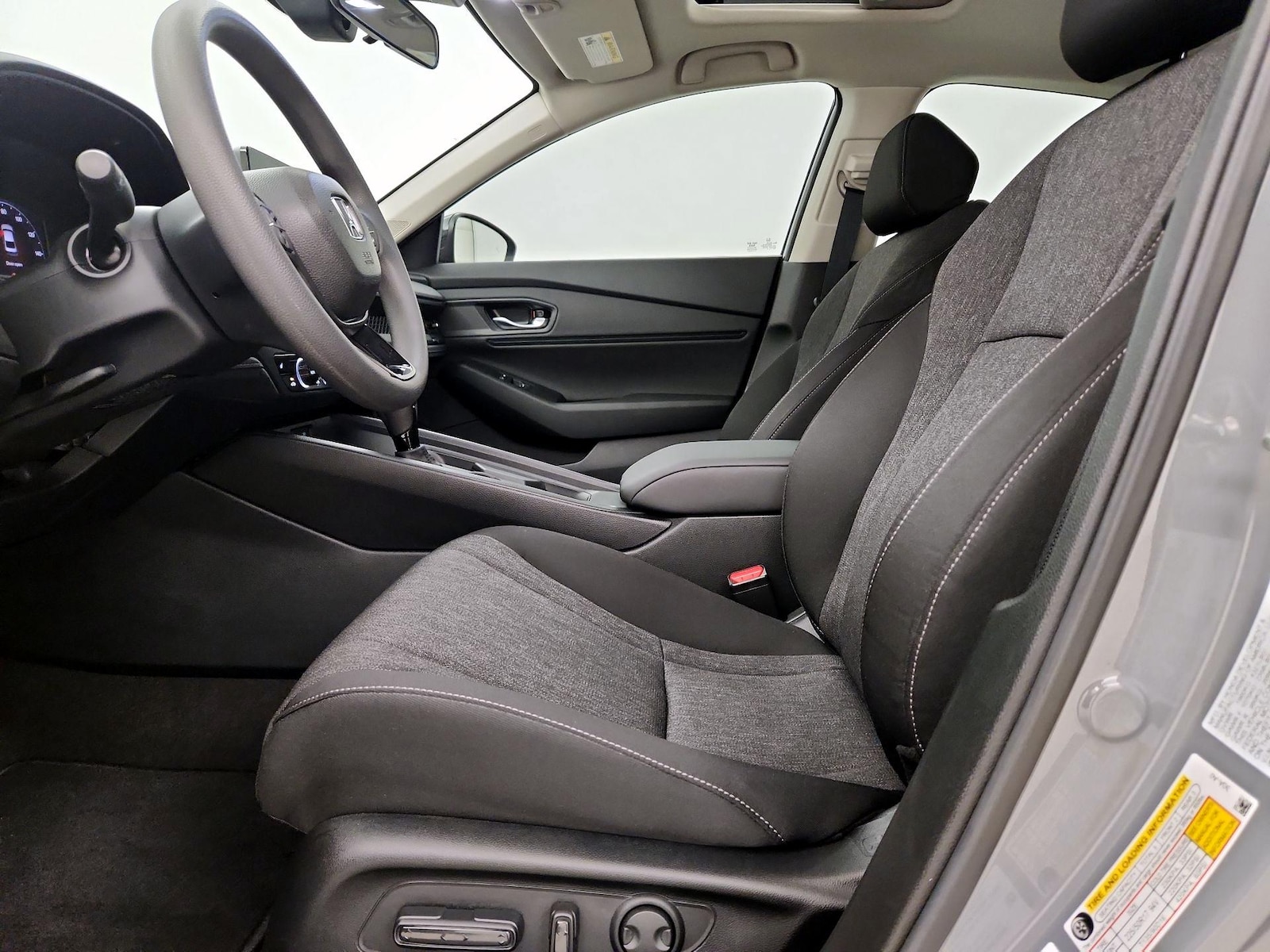 2025 Honda Accord SE - Photo 12