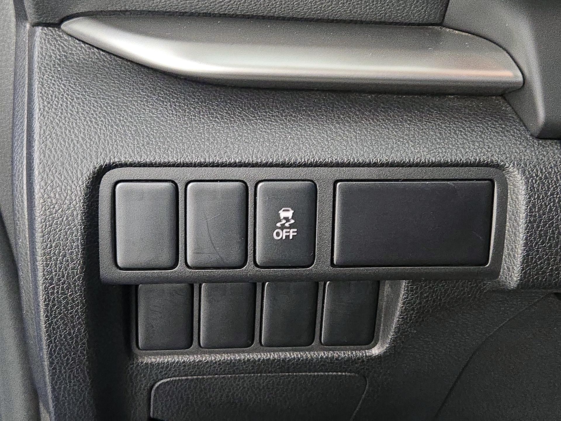 Thumbnail: 2019 Mitsubishi Eclipse Cross - 13