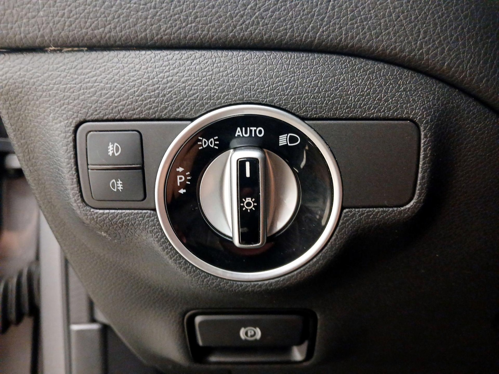 2016 Mercedes-Benz GLA-Class GLA250 - Photo 14