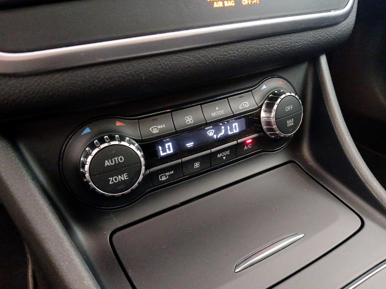 2016 Mercedes-Benz GLA-Class GLA250 - Photo 18