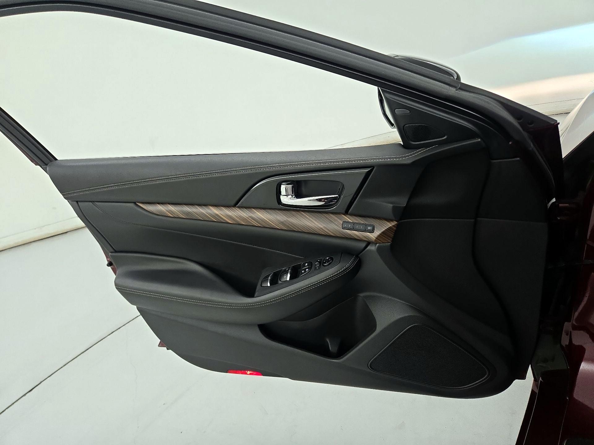 Thumbnail: 2016 Nissan Maxima - 12