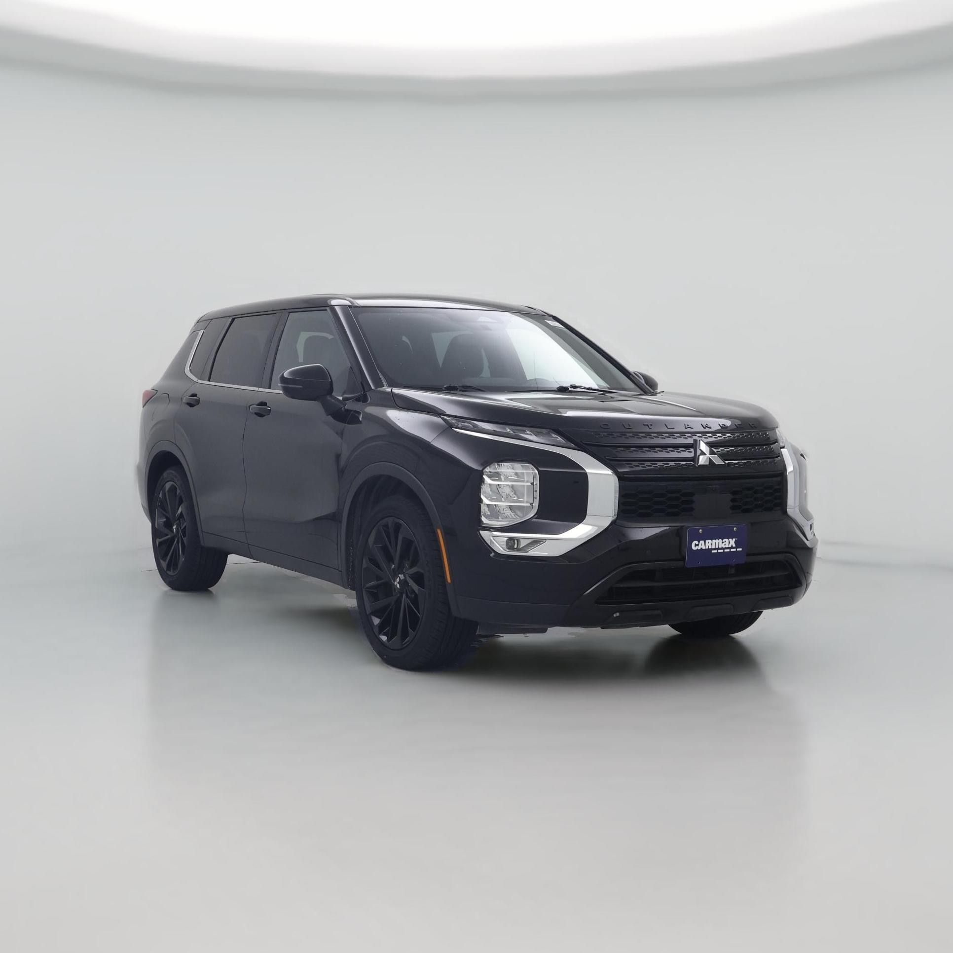 Thumbnail: 2023 Mitsubishi Outlander - 1