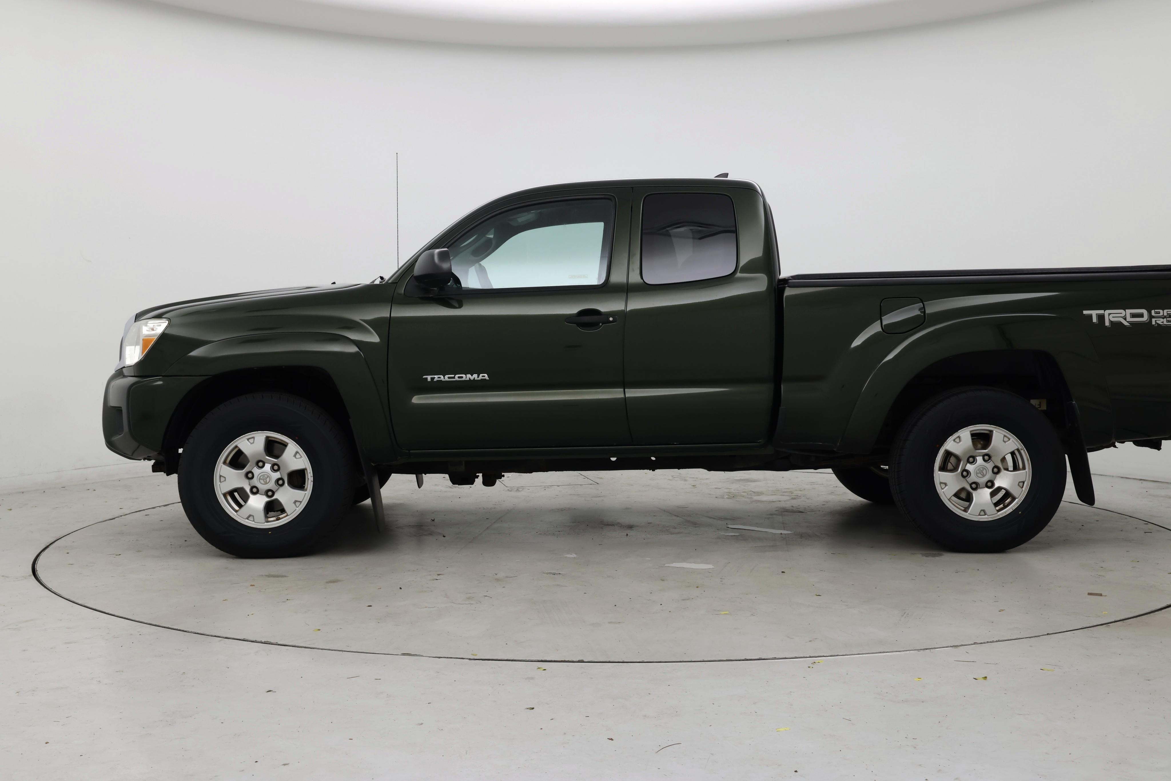 Thumbnail: 2014 Toyota Tacoma - 3
