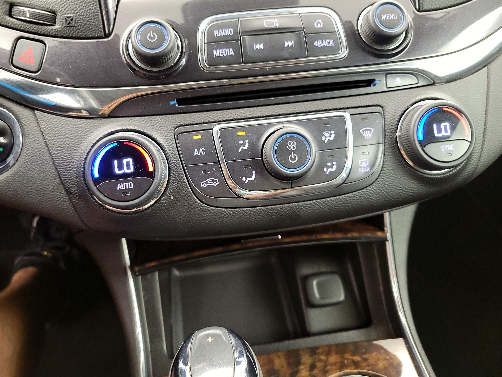 Thumbnail: 2015 Chevrolet Impala - 16