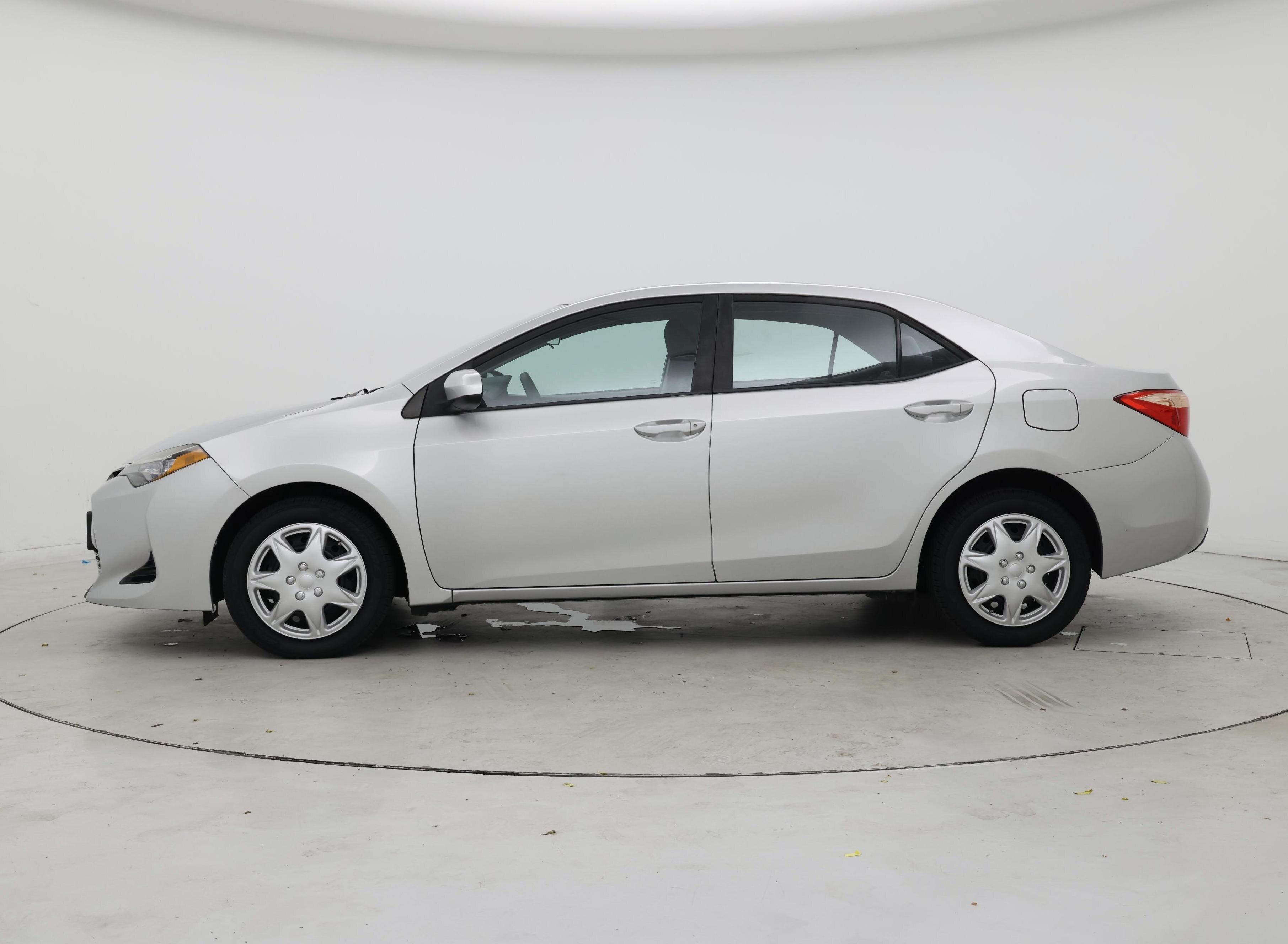 Thumbnail: 2017 Toyota Corolla - 3