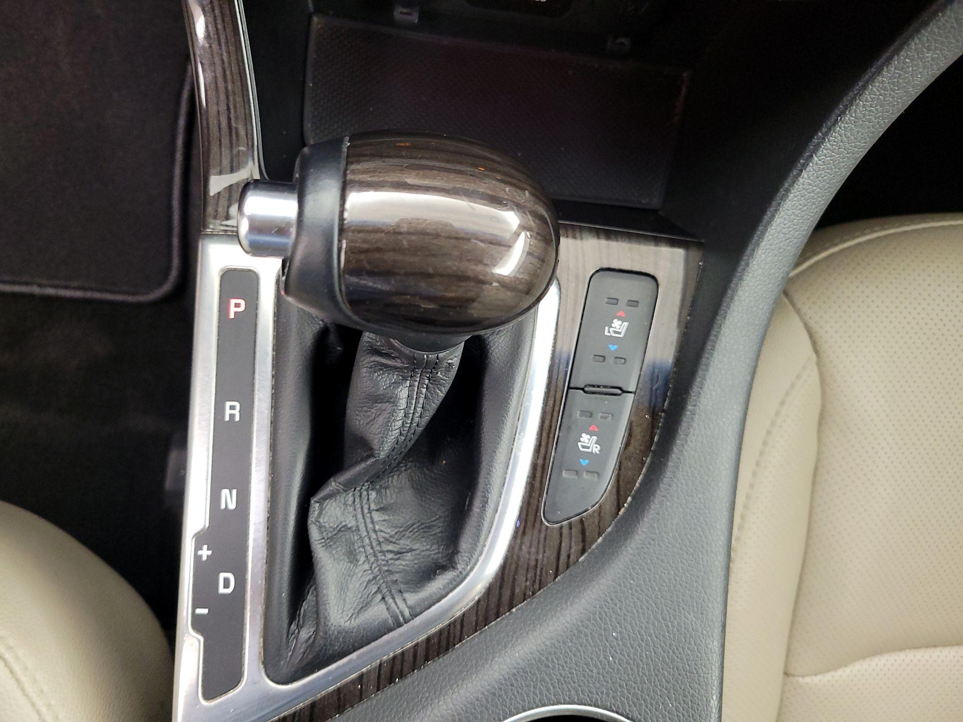 Thumbnail: 2015 Kia Optima - 17