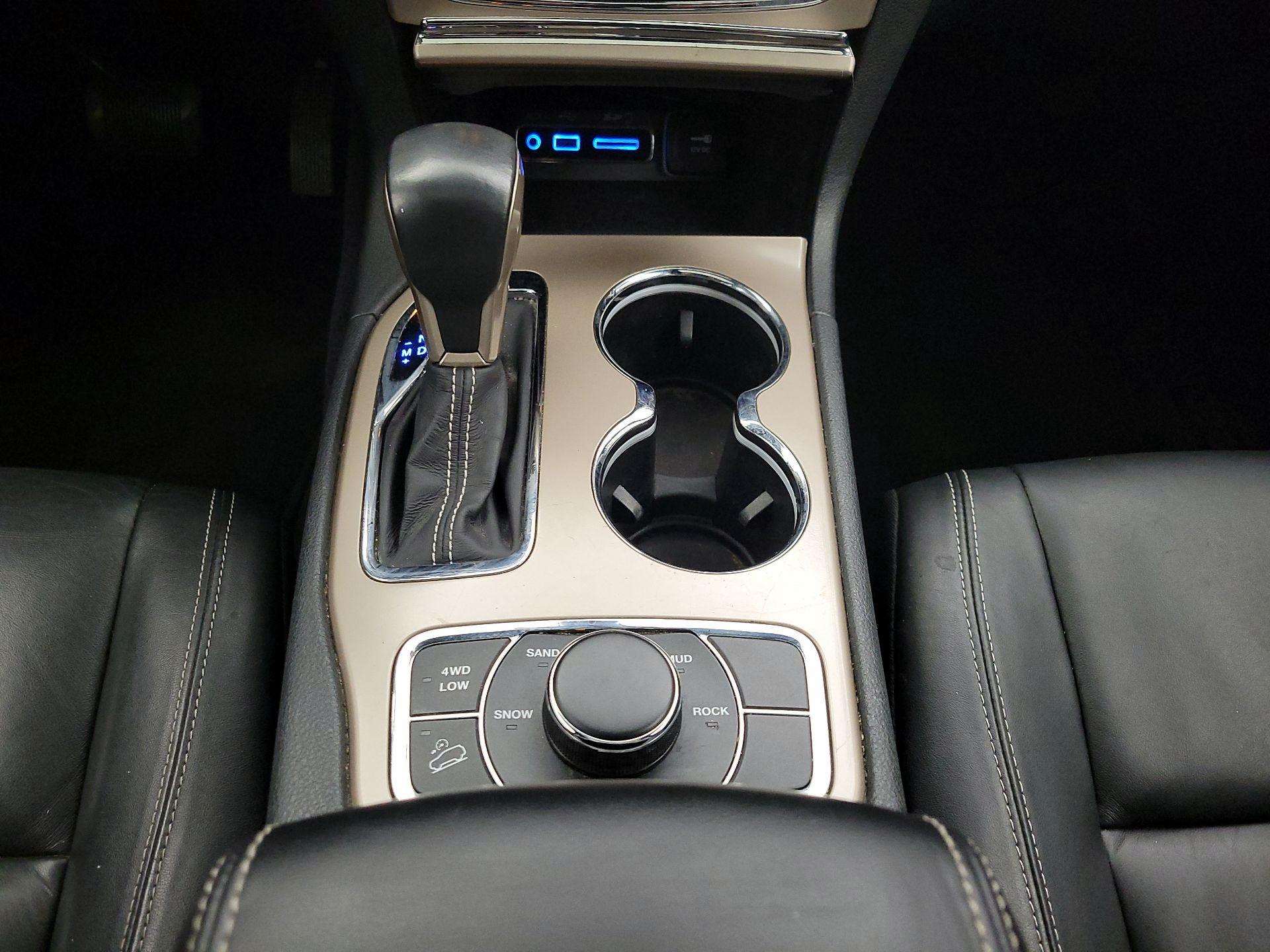 Thumbnail: 2016 Jeep Grand Cherokee - 18