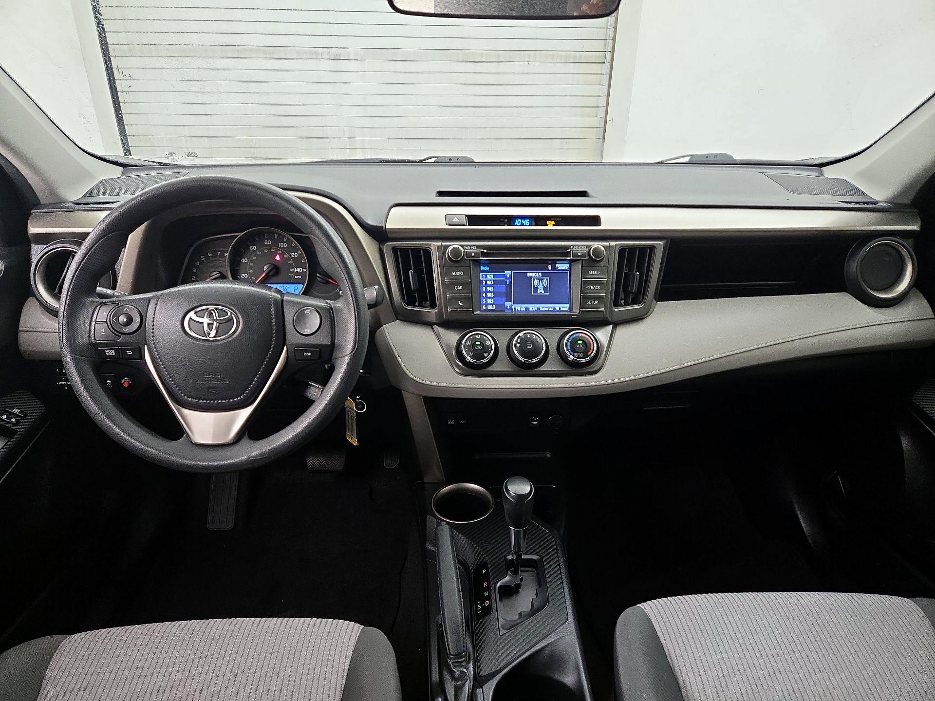 Thumbnail: 2015 Toyota RAV4 - 9